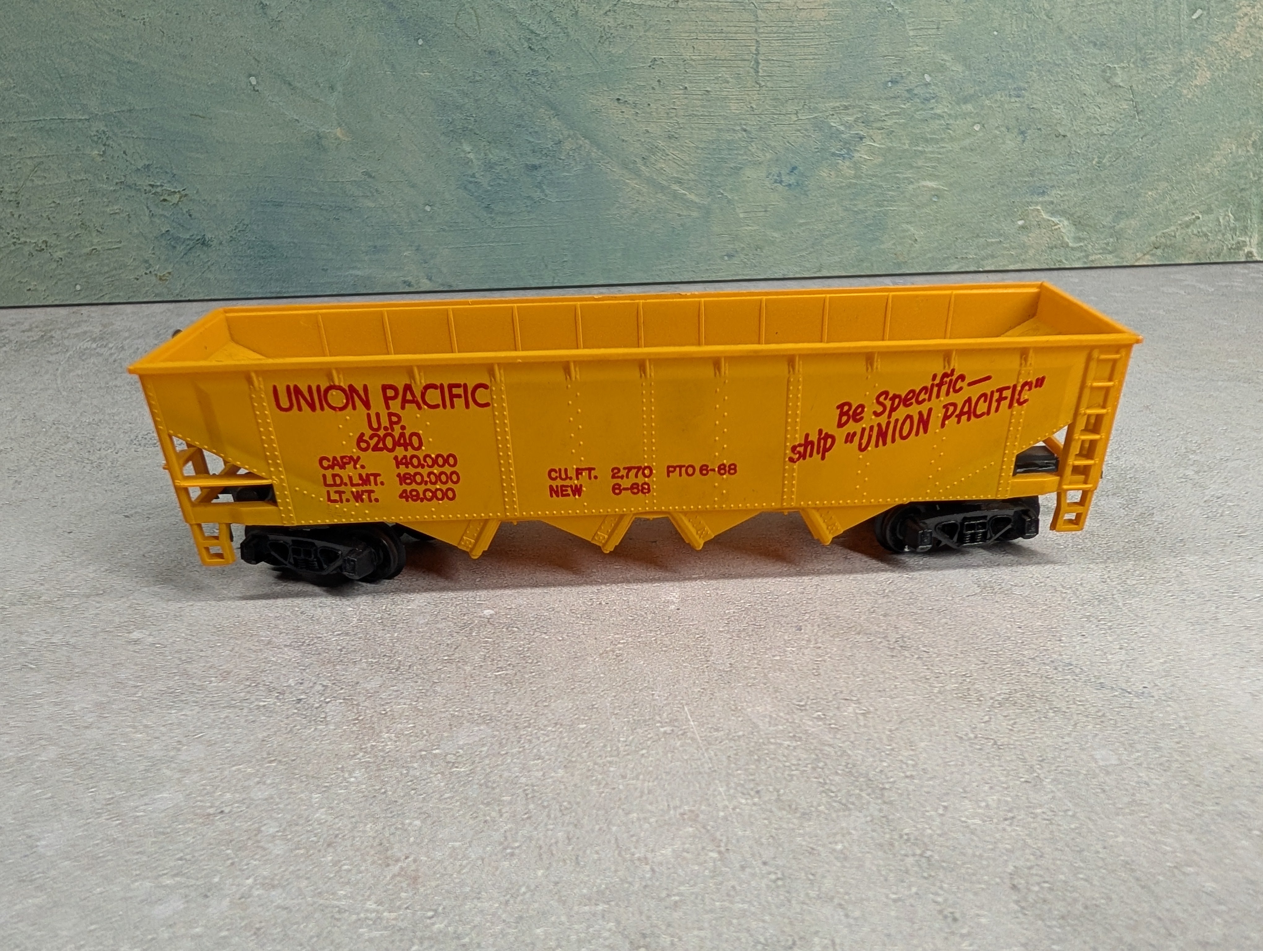 USED Tyco HO Scale Open Hopper Union Pacific UP #62040