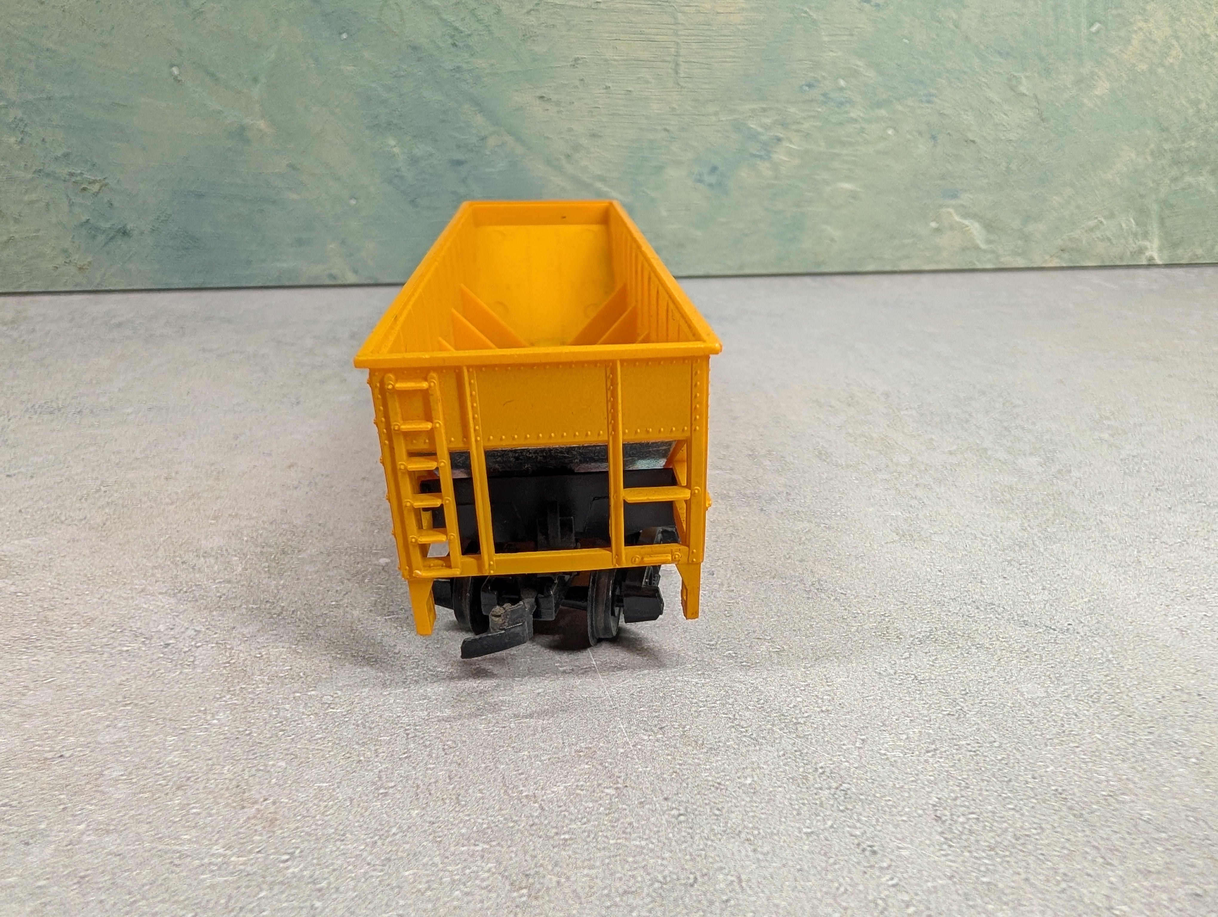 USED Tyco HO Scale Open Hopper Union Pacific UP #62040