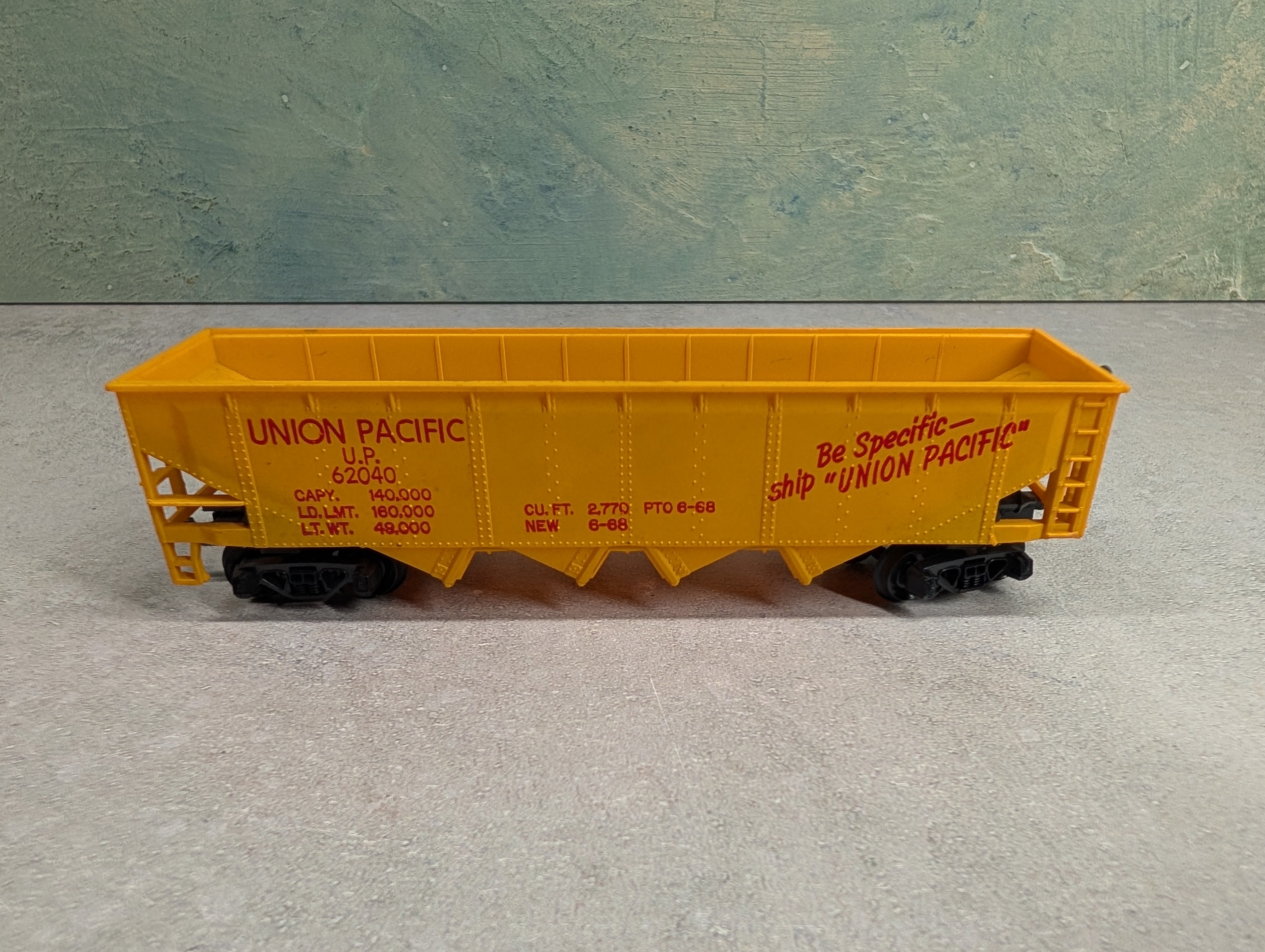 USED Tyco HO Scale Open Hopper Union Pacific UP #62040