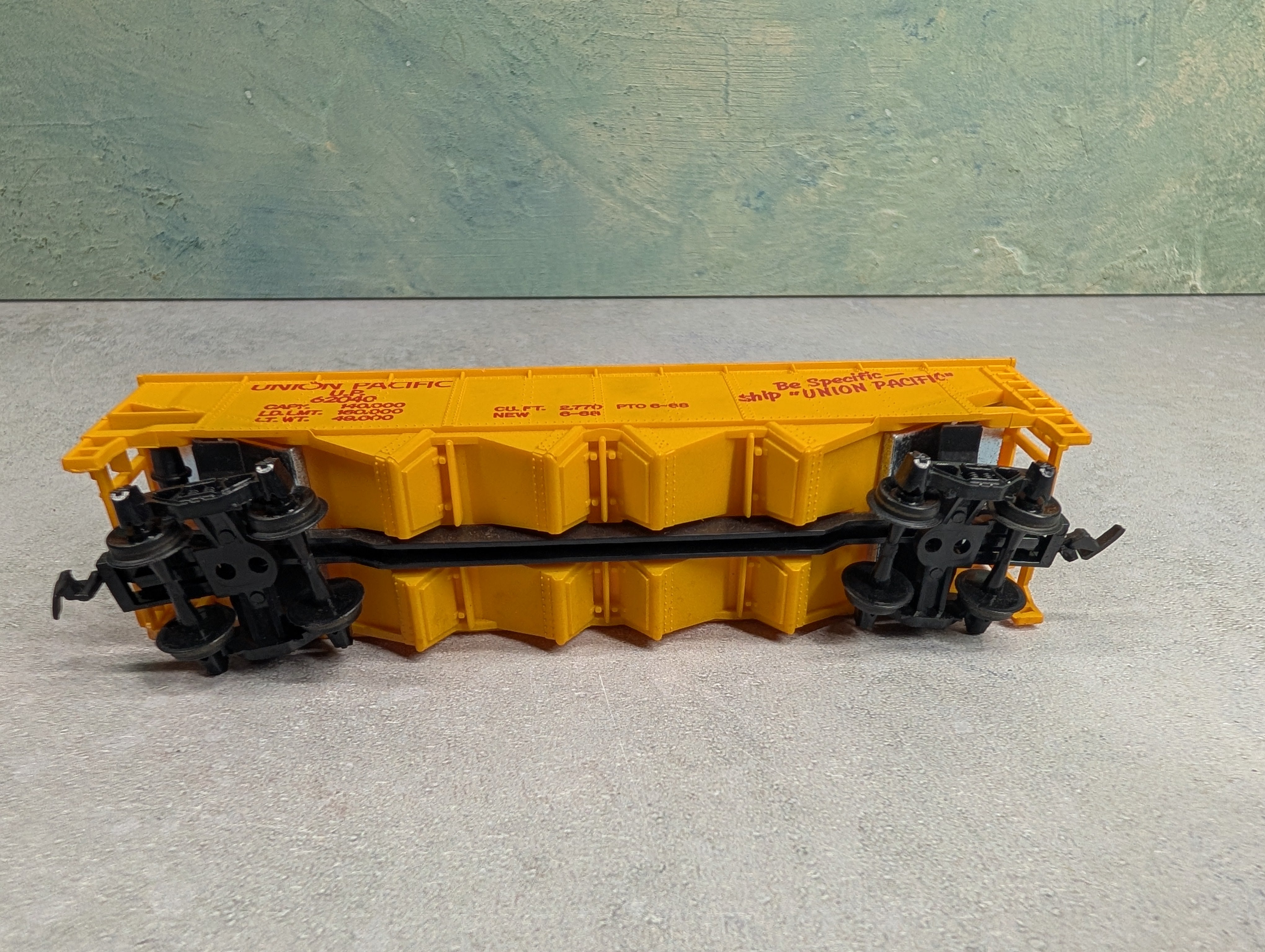 USED Tyco HO Scale Open Hopper Union Pacific UP #62040