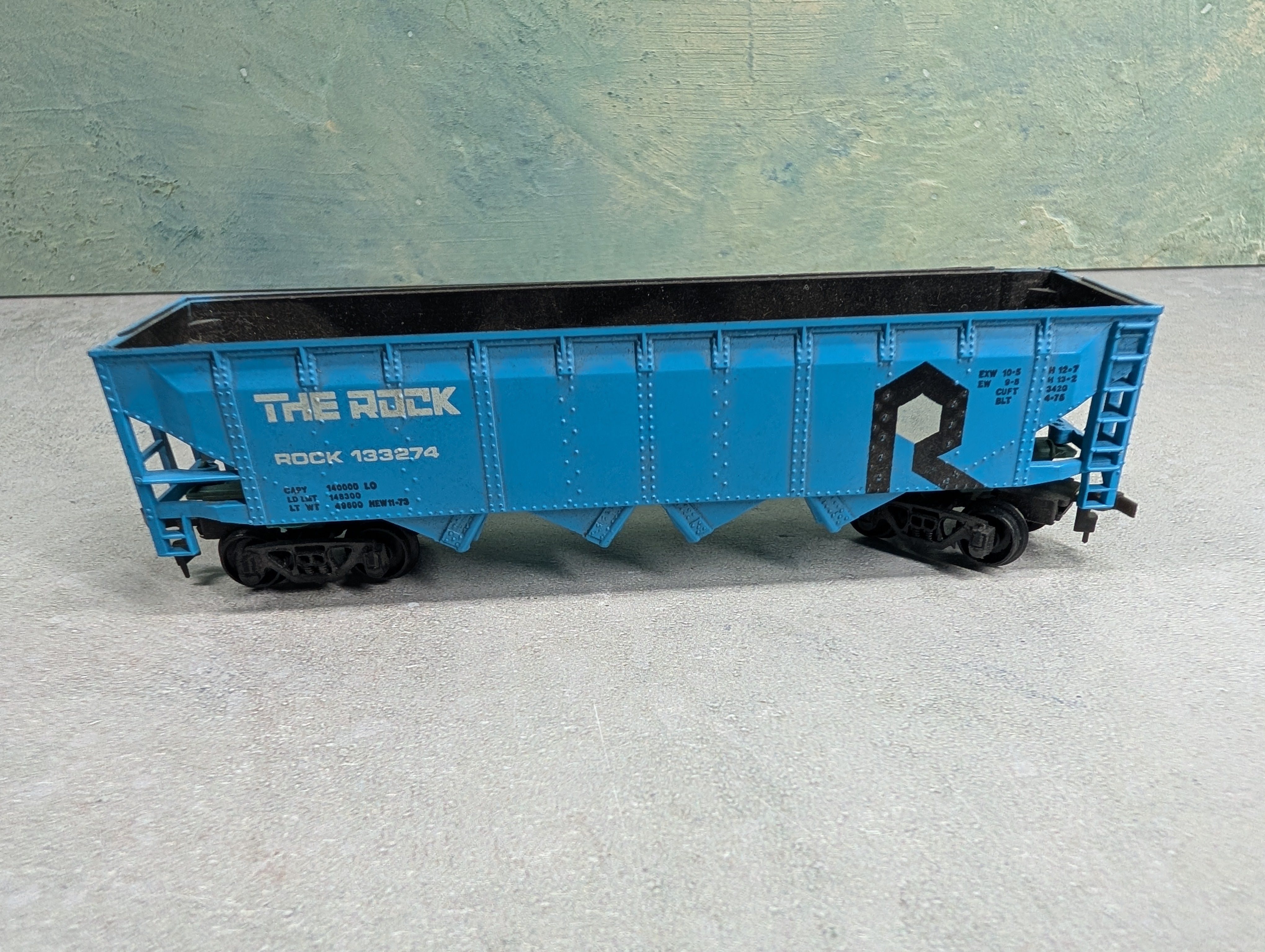 USED Bachmann HO Scale Open Hopper Rock #133274