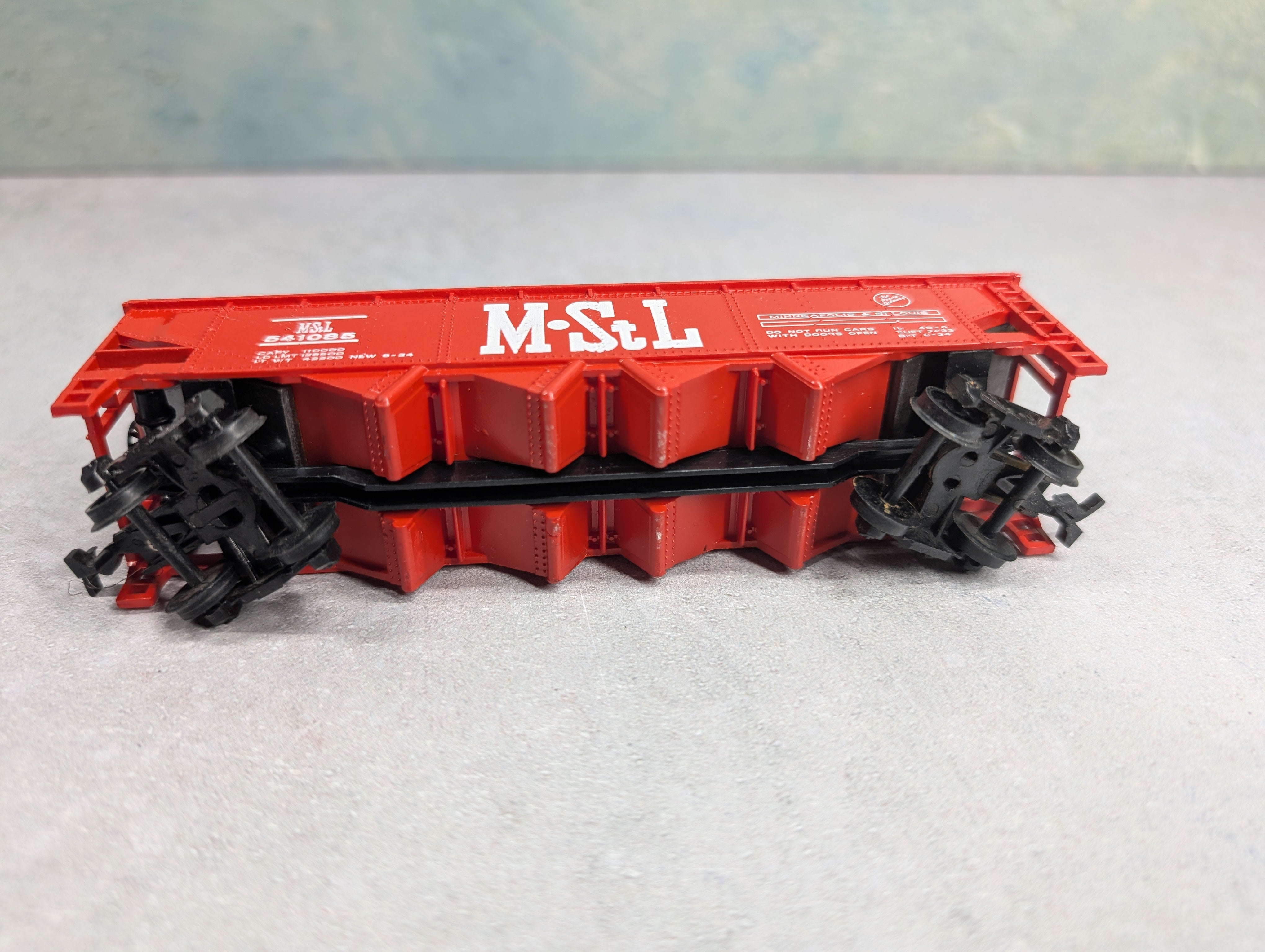 USED Bachmann HO Scale Open Hopper MSTL #541085