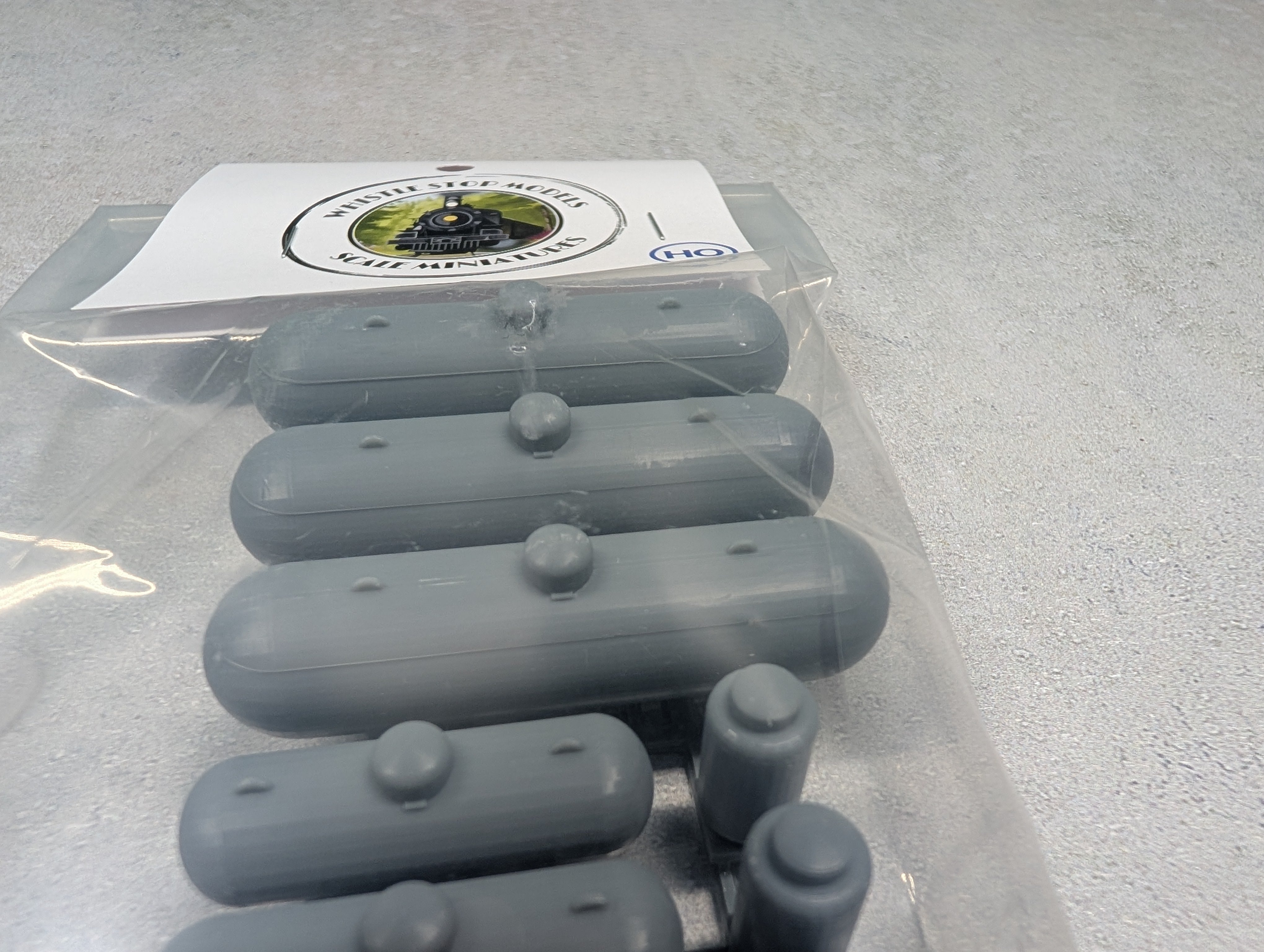 Whistle Stop Models HO1003 HO Scale Set of Propane Tanks, Resin 3D Printed, Highly Detailed (11 pcs)