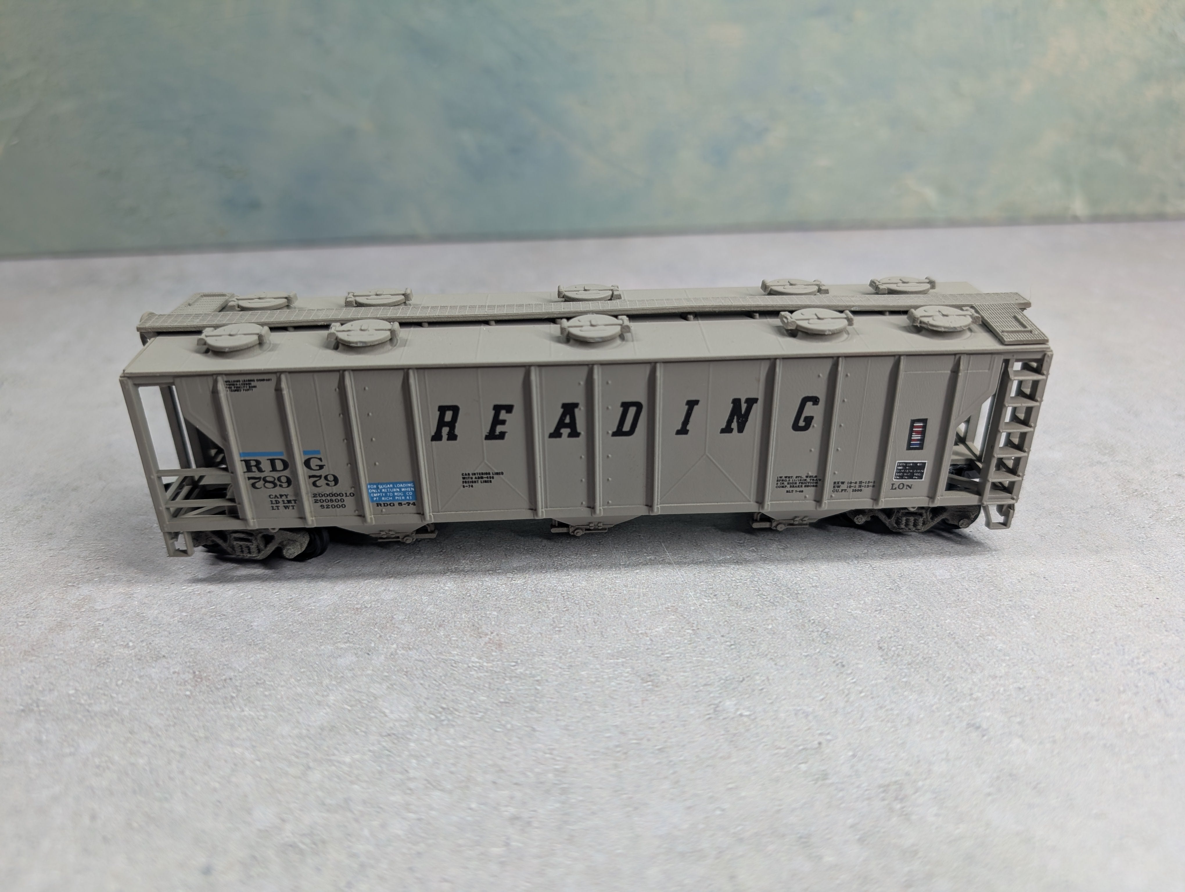 USED E&B VALLEY HO Scale PS-2 Covered Hopper, Robins Rails/Bev-Bel Reading RDG #78979