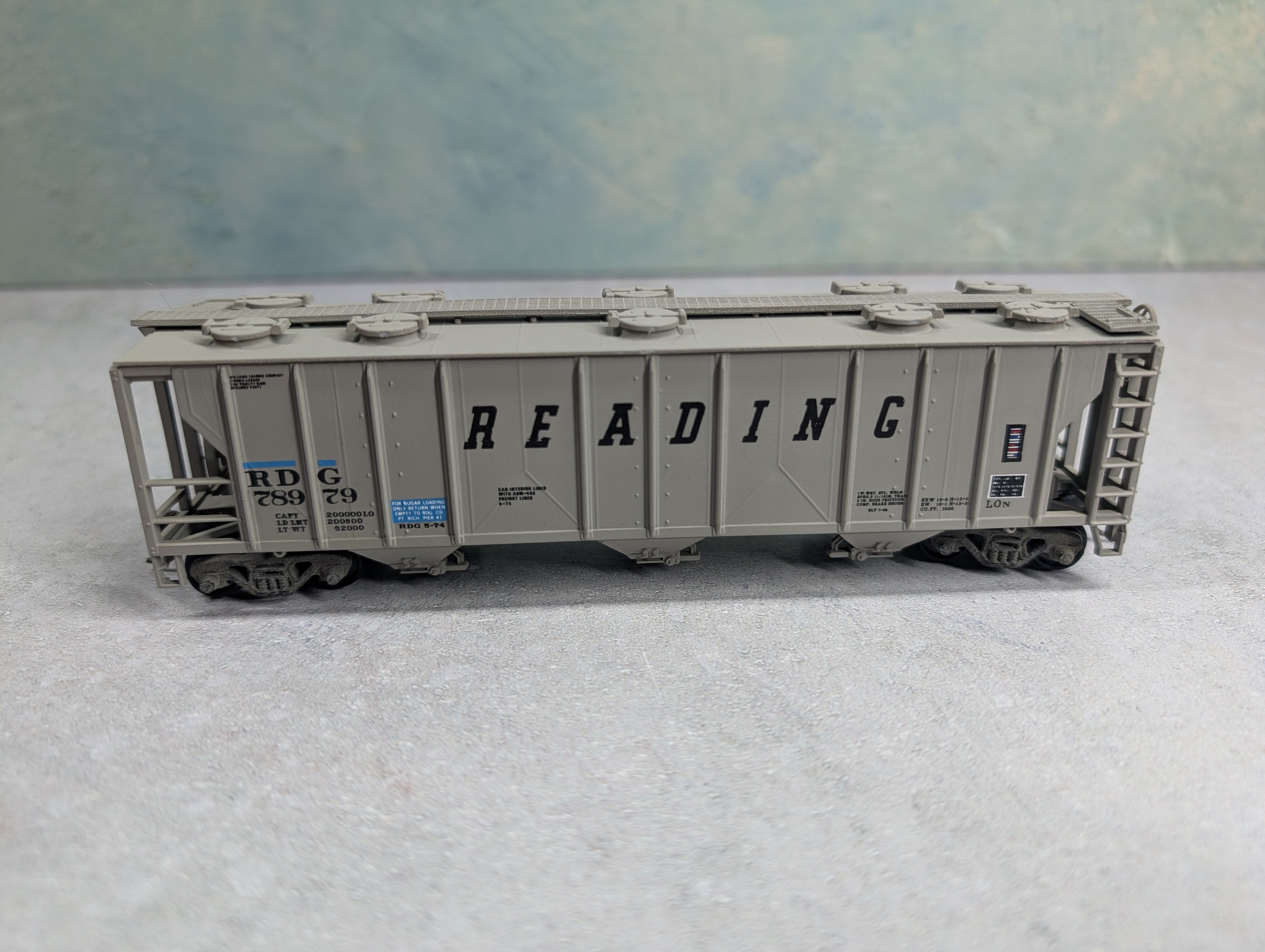 USED E&B VALLEY HO Scale PS-2 Covered Hopper, Robins Rails/Bev-Bel Reading RDG #78979