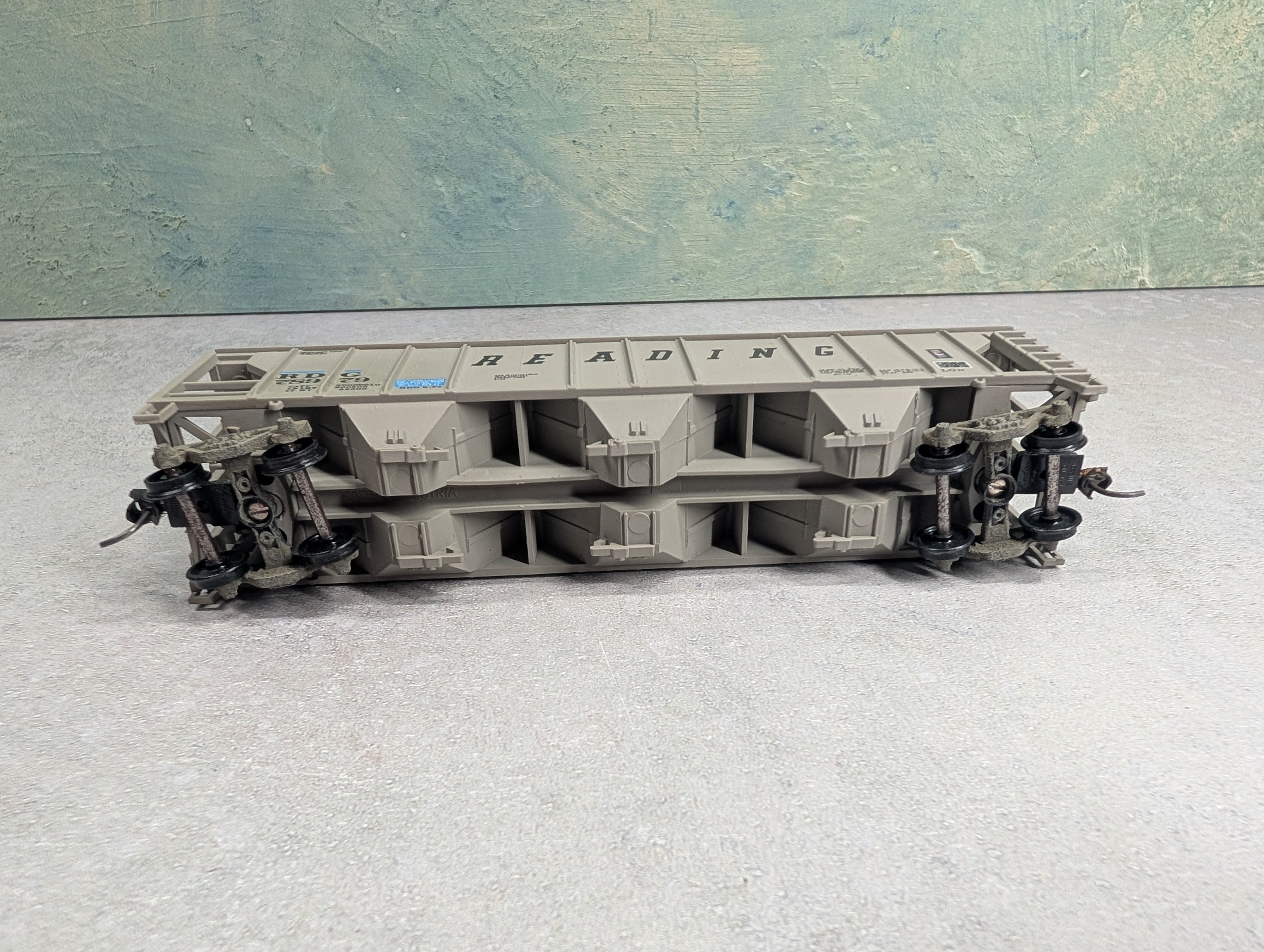 USED E&B VALLEY HO Scale PS-2 Covered Hopper, Robins Rails/Bev-Bel Reading RDG #78979