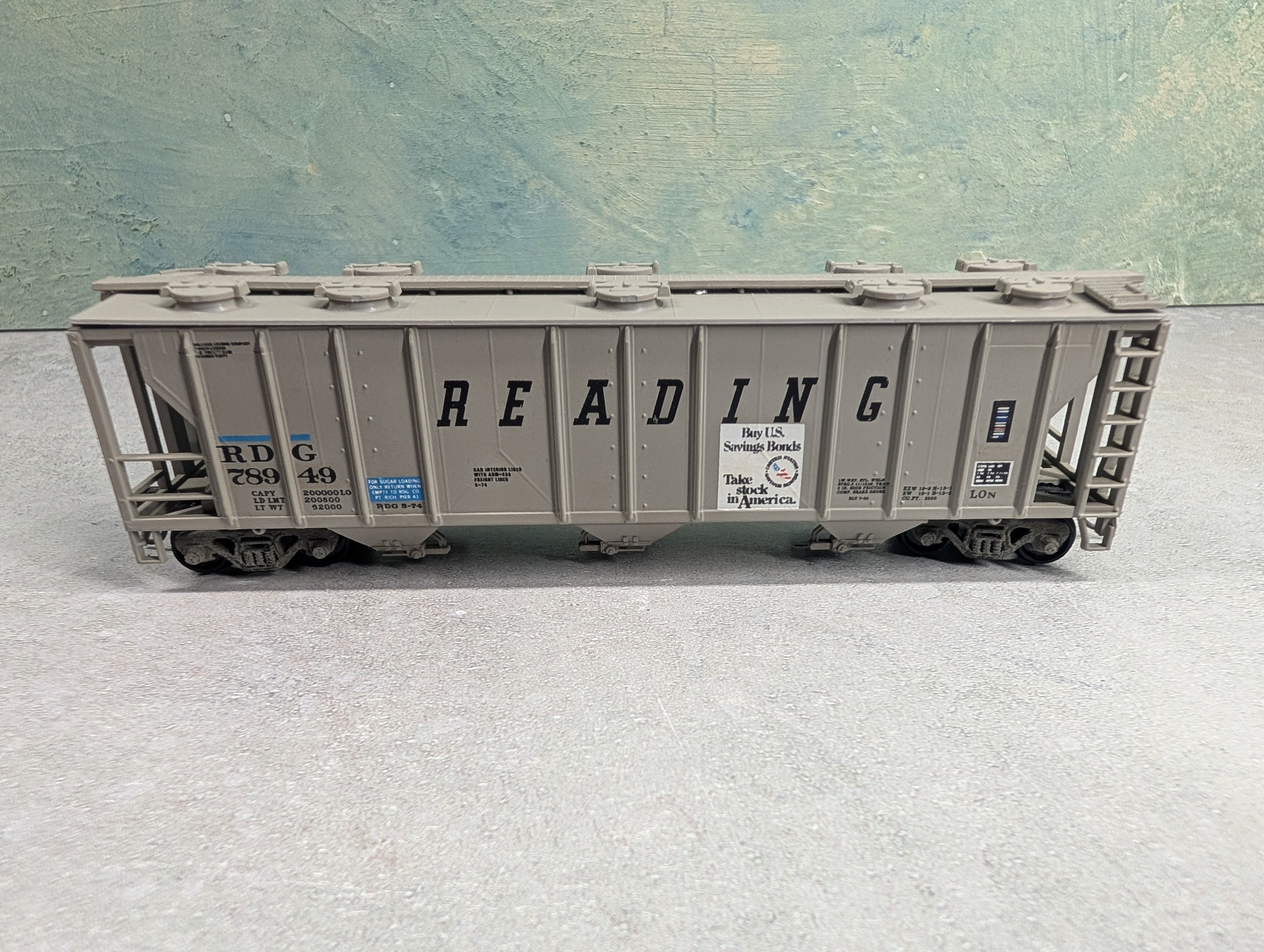 USED E&B VALLEY HO Scale PS-2 Covered Hopper, Robins Rails/Bev-Bel Reading RDG #78949