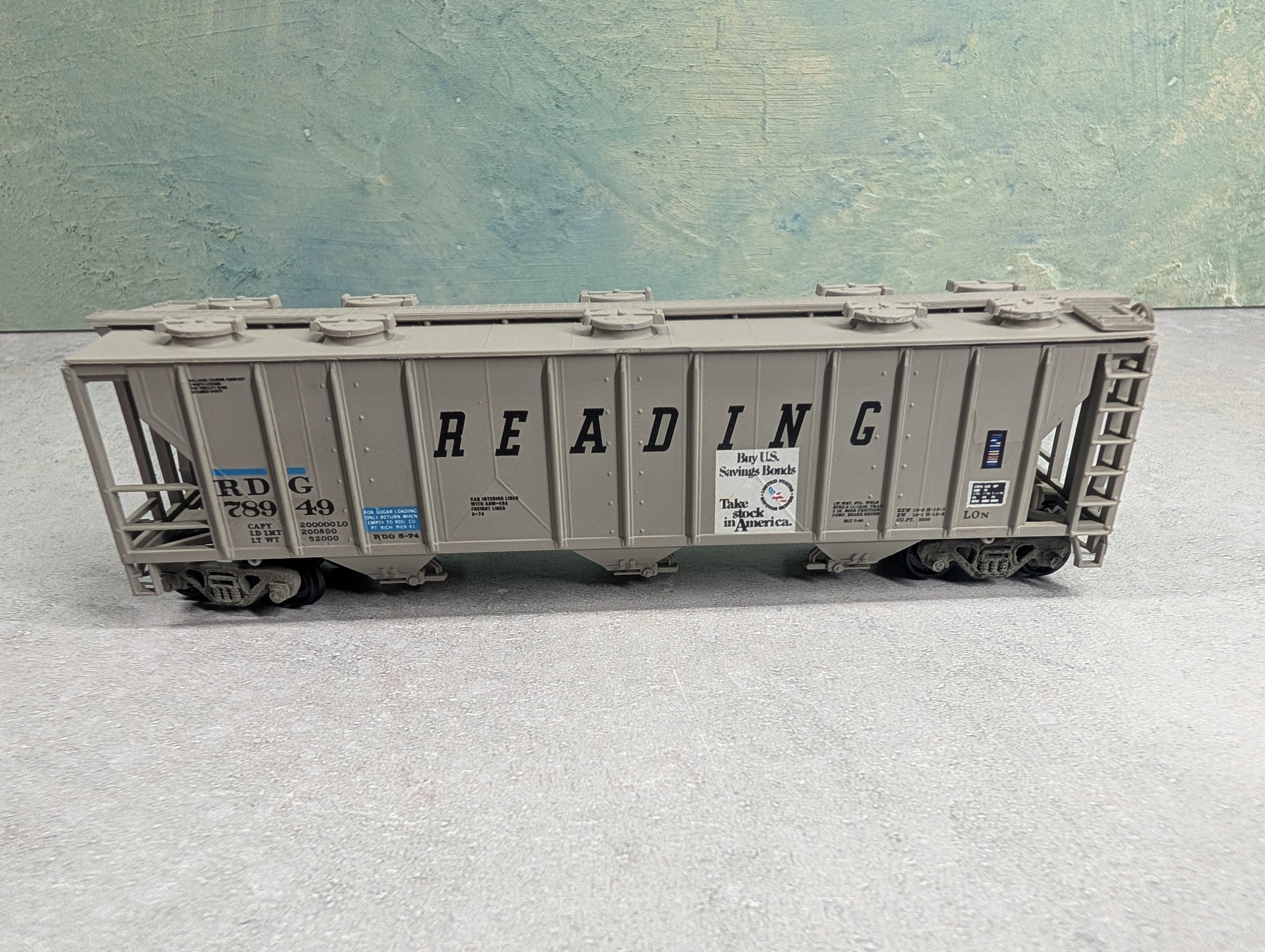 USED E&B VALLEY HO Scale PS-2 Covered Hopper, Robins Rails/Bev-Bel Reading RDG #78949