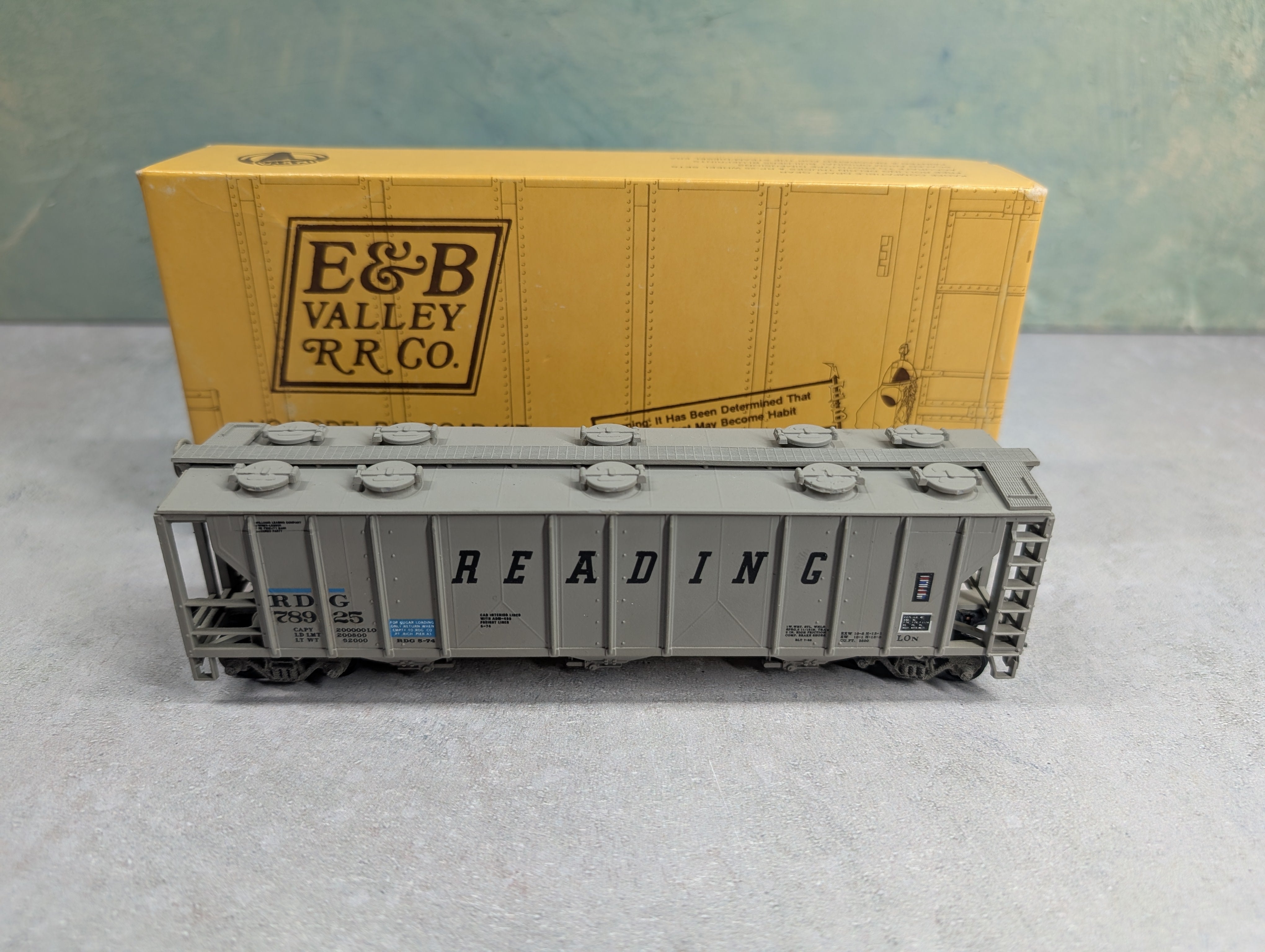 USED E&B VALLEY HO Scale PS-2 Covered Hopper, Robins Rails/Bev-Bel Reading RDG #78925