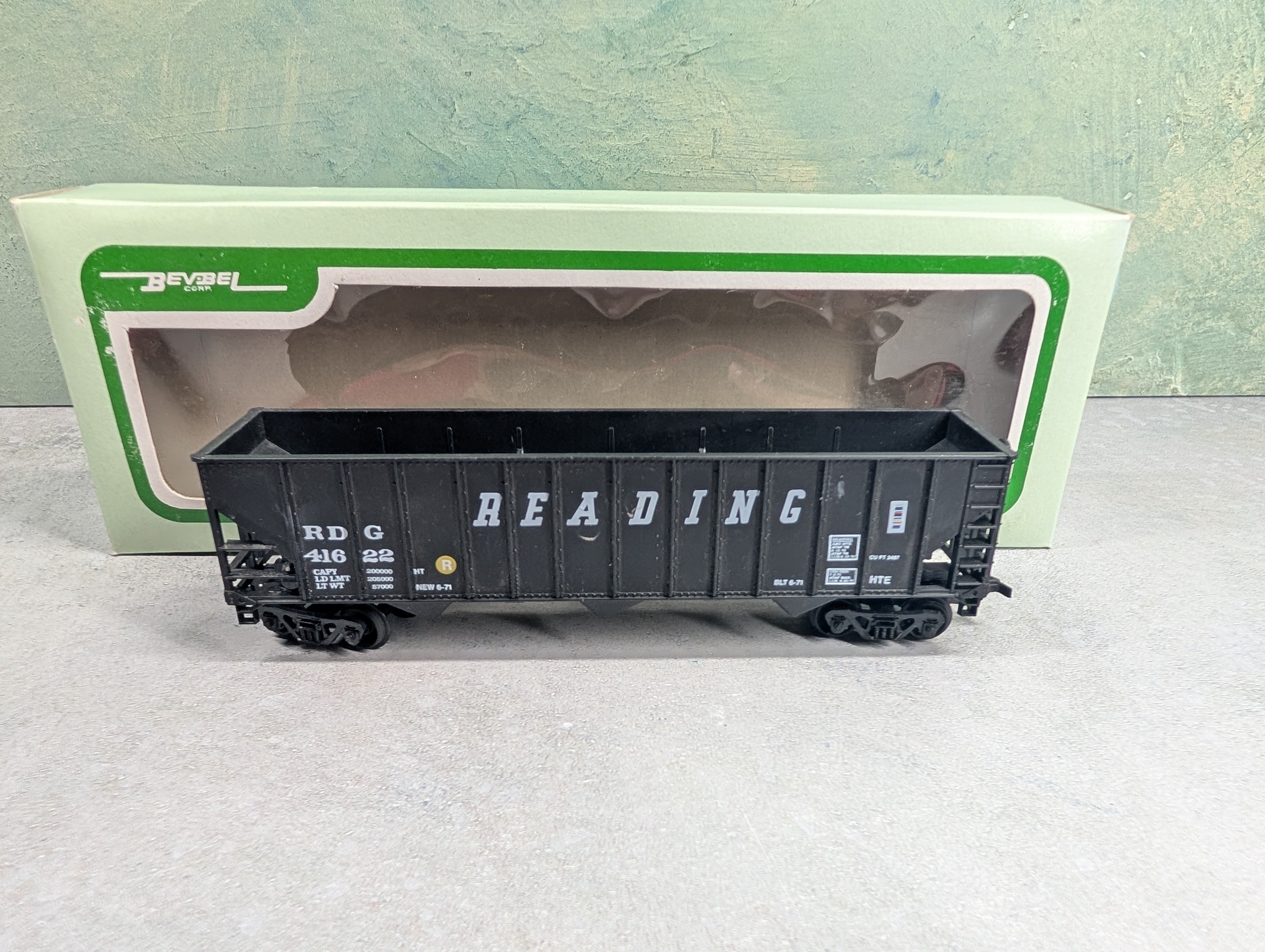 USED Bev-Bel HO Scale 100 Ton Hopper Reading RDG #41622