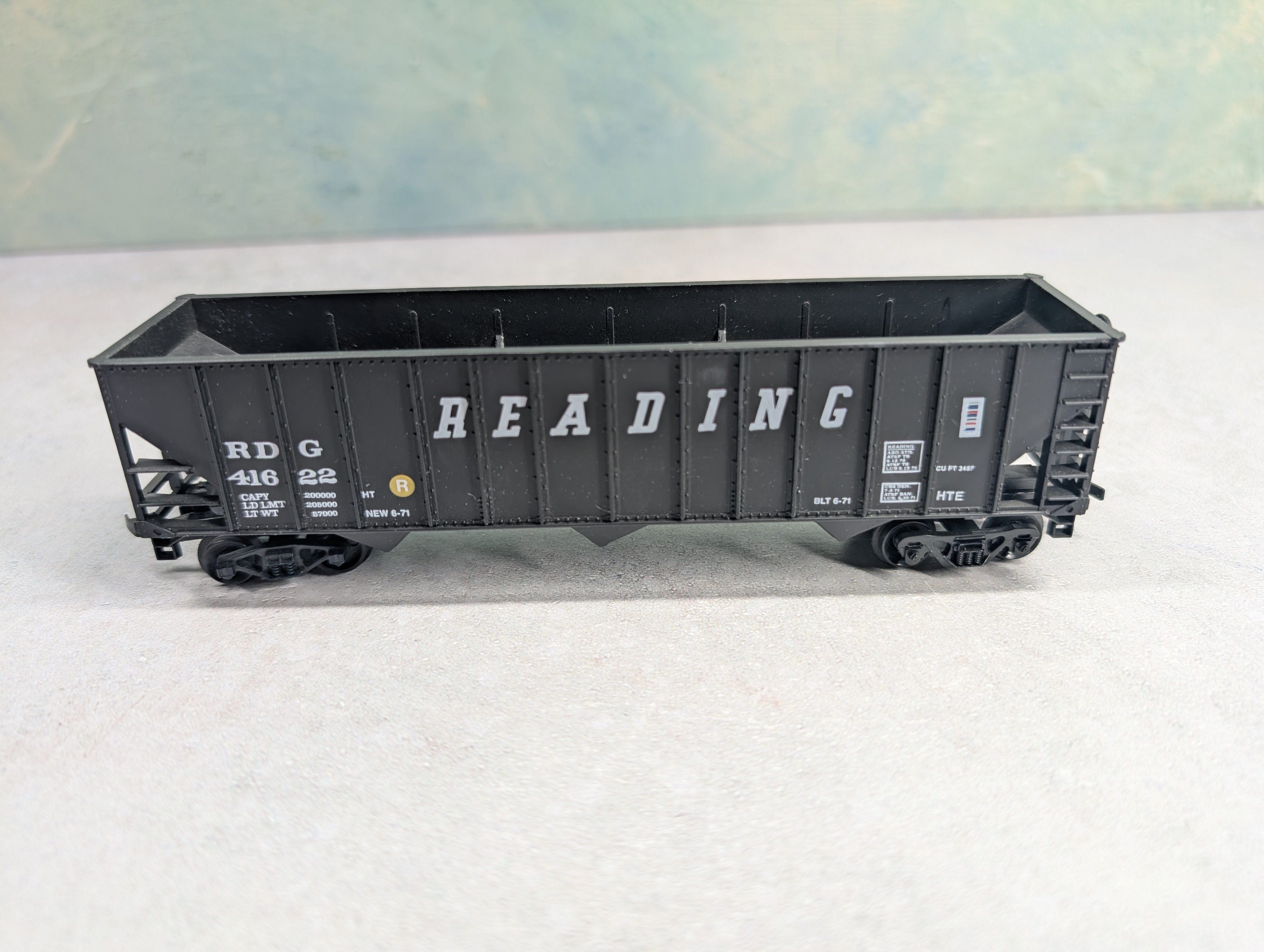 USED Bev-Bel HO Scale 100 Ton Hopper Reading RDG #41622