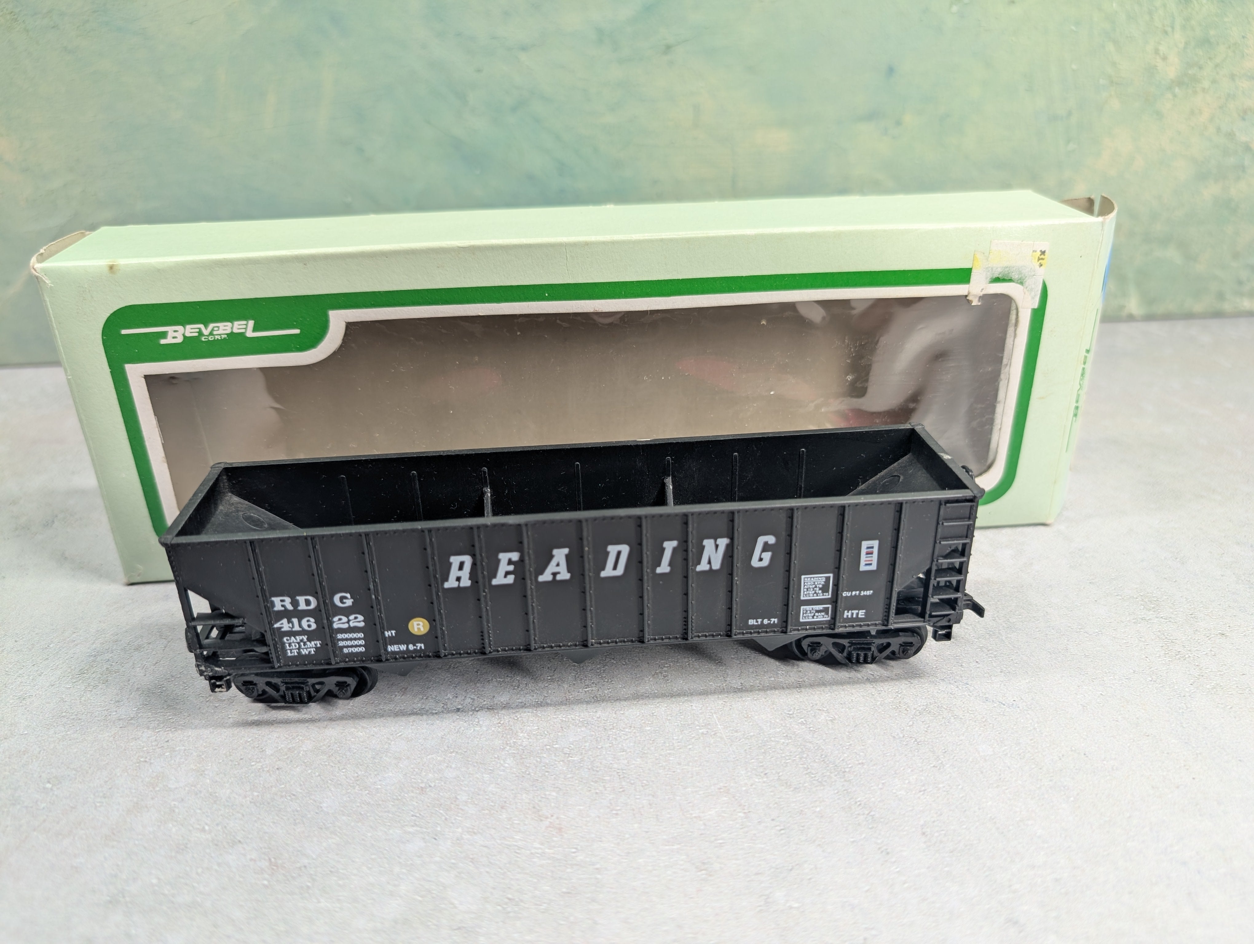 USED Bev-Bel HO Scale 100 Ton Hopper Reading RDG #41422