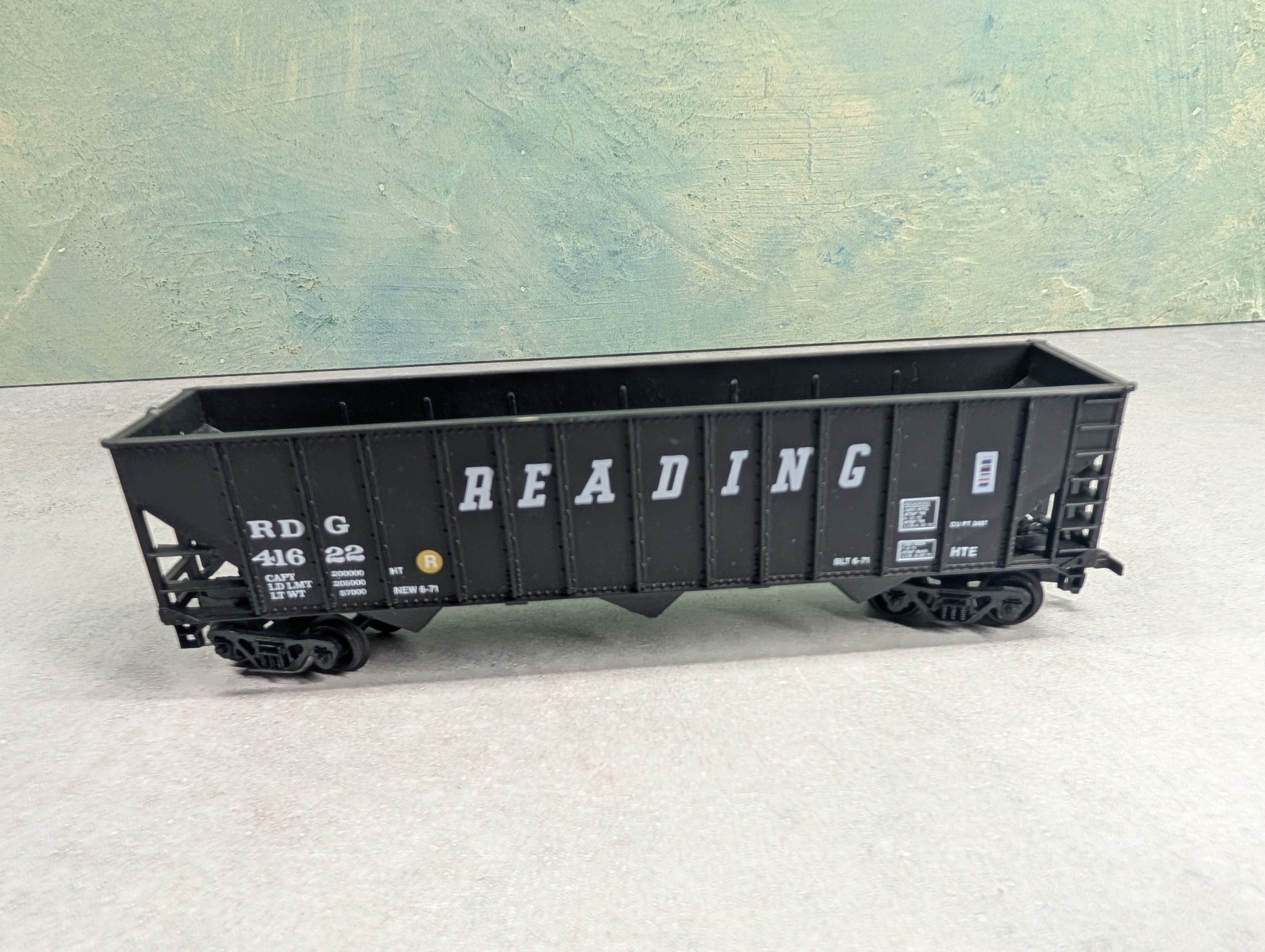 USED Bev-Bel HO Scale 100 Ton Hopper Reading RDG #41422