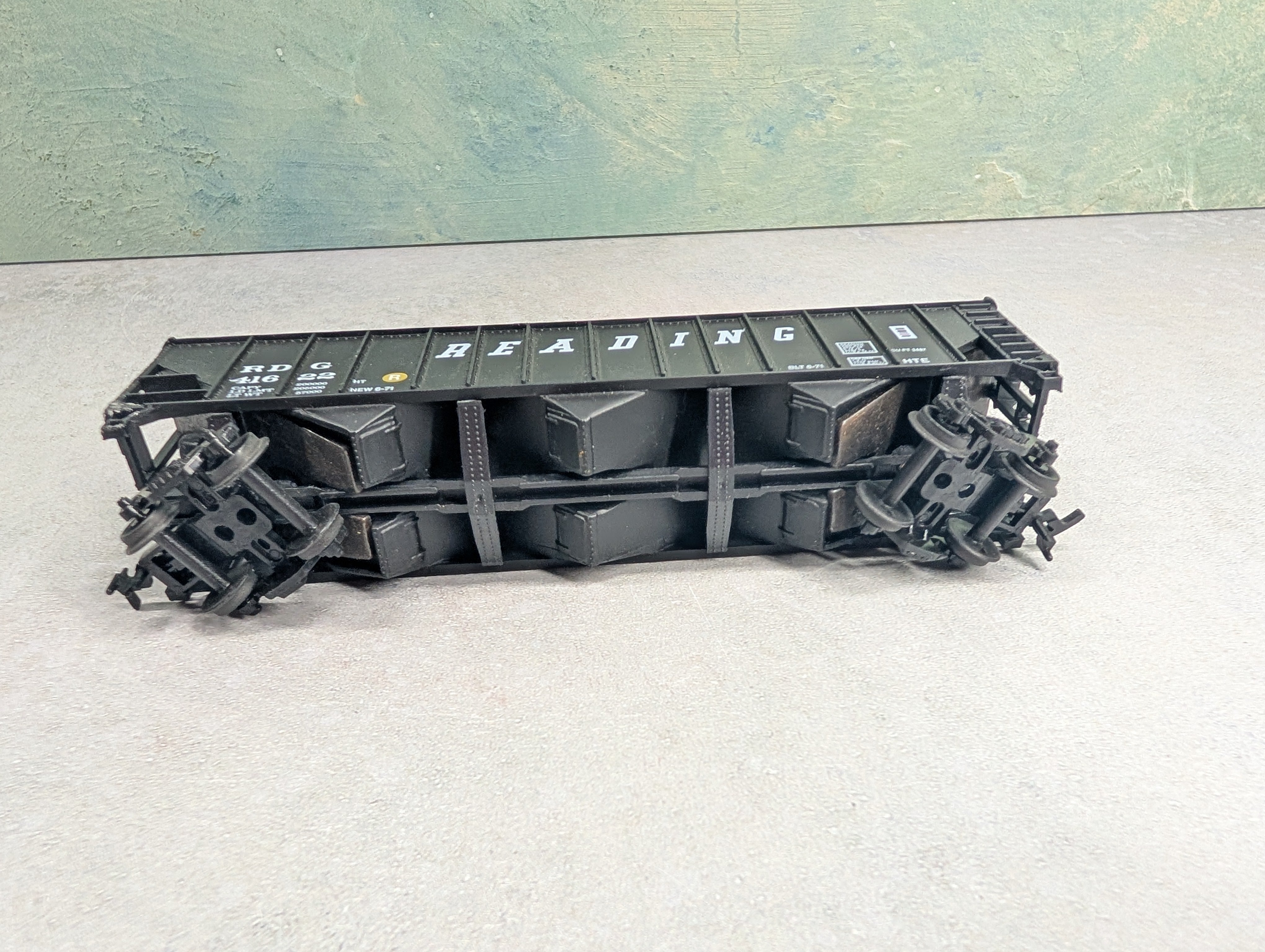 USED Bev-Bel HO Scale 100 Ton Hopper Reading RDG #41422