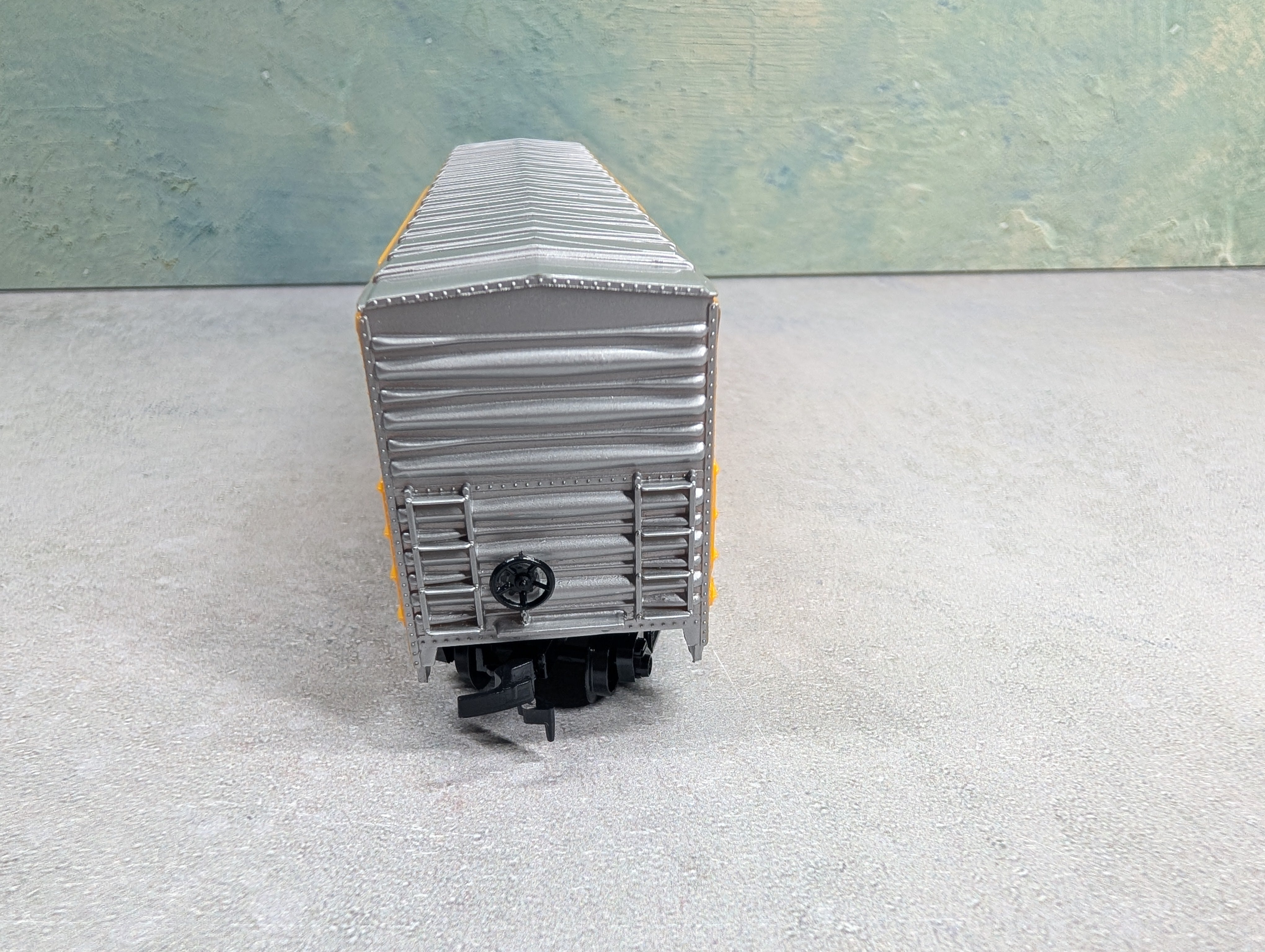 USED IHC HO Scale 50' Box Car Armour ARLX #754