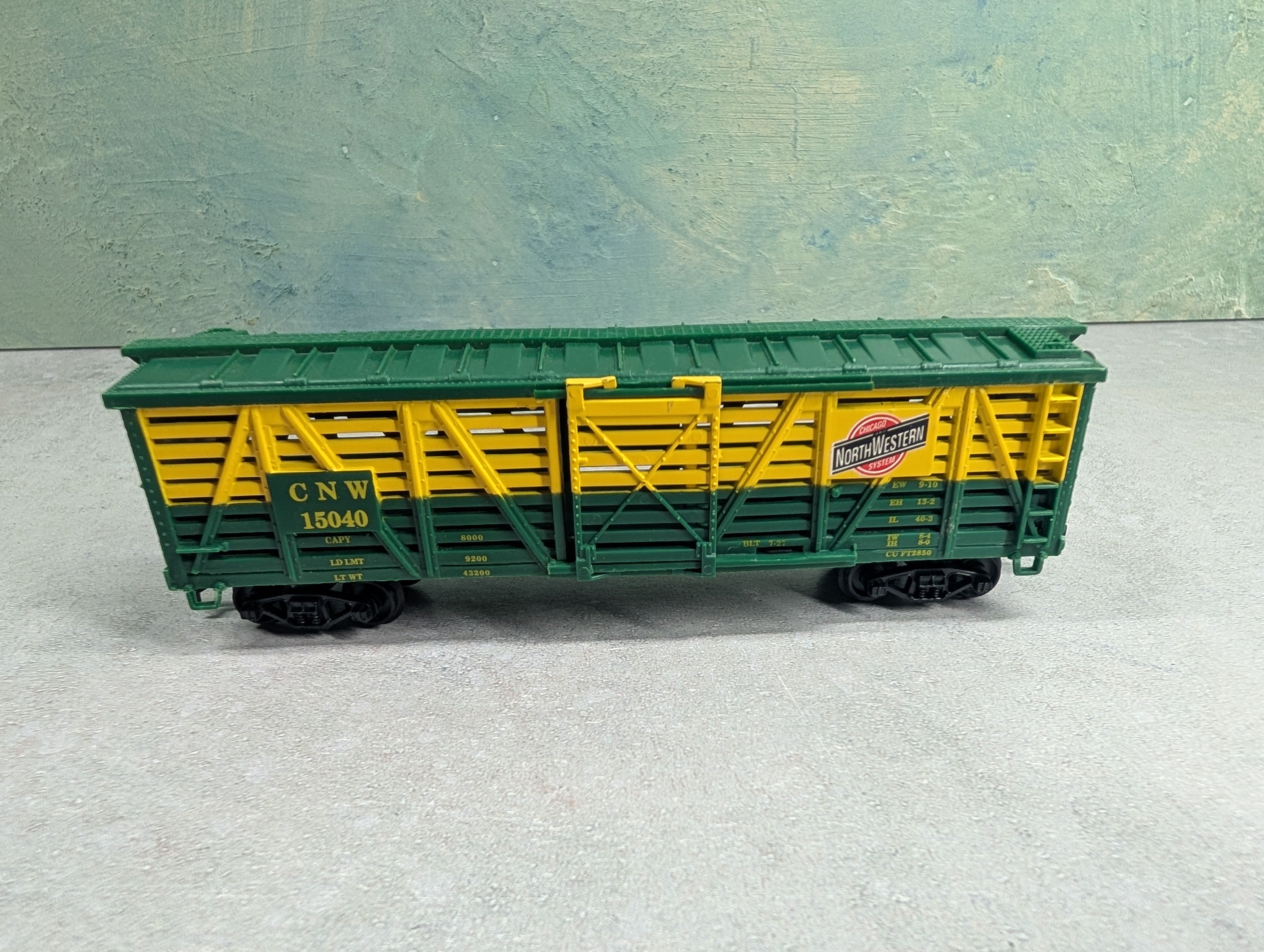 USED Life-Like HO Scale Cattle Stock Car Chicago & North Western CNW #15040