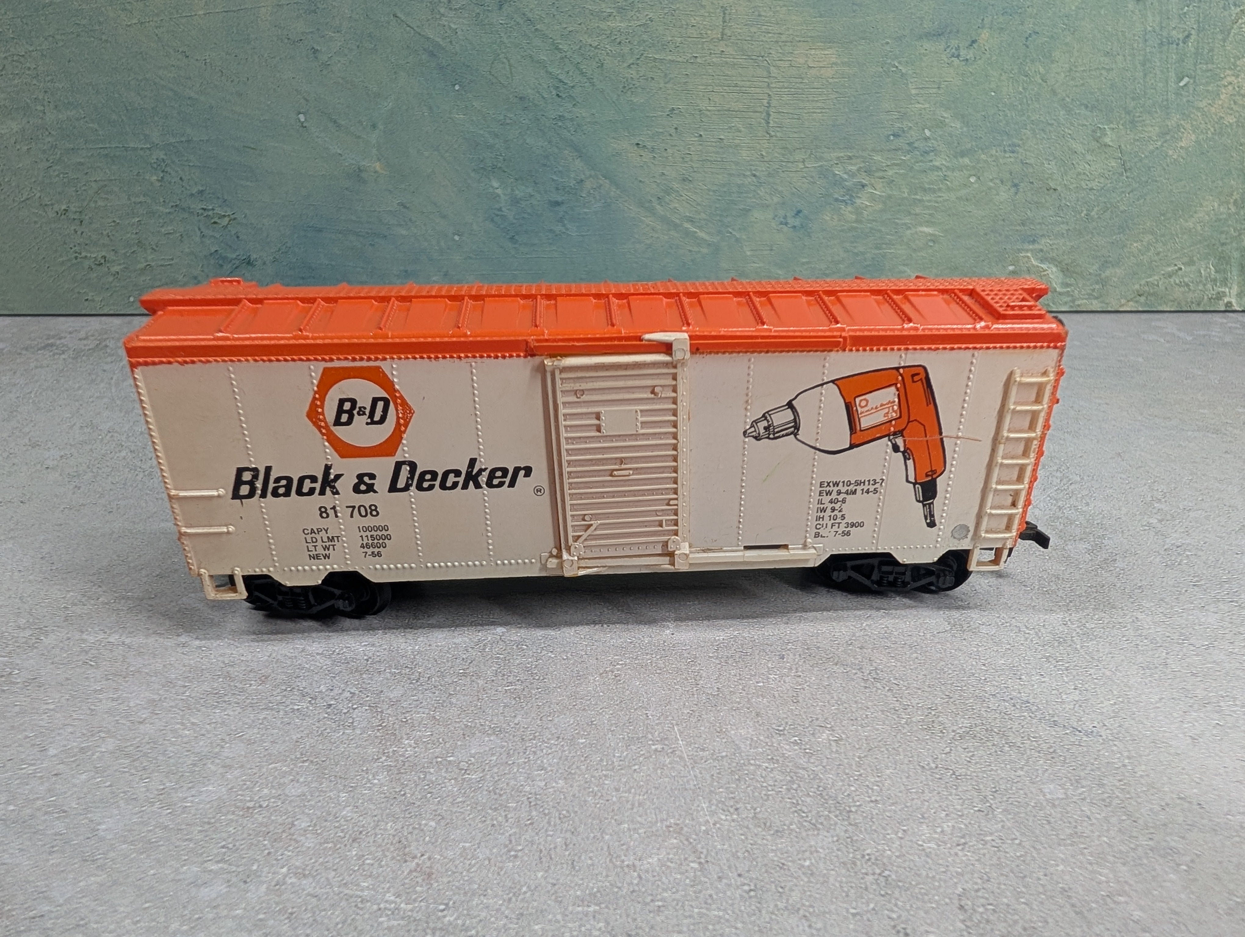 USED Life-Like HO Scale 40' Billboard Box Car Black & Decker #81708