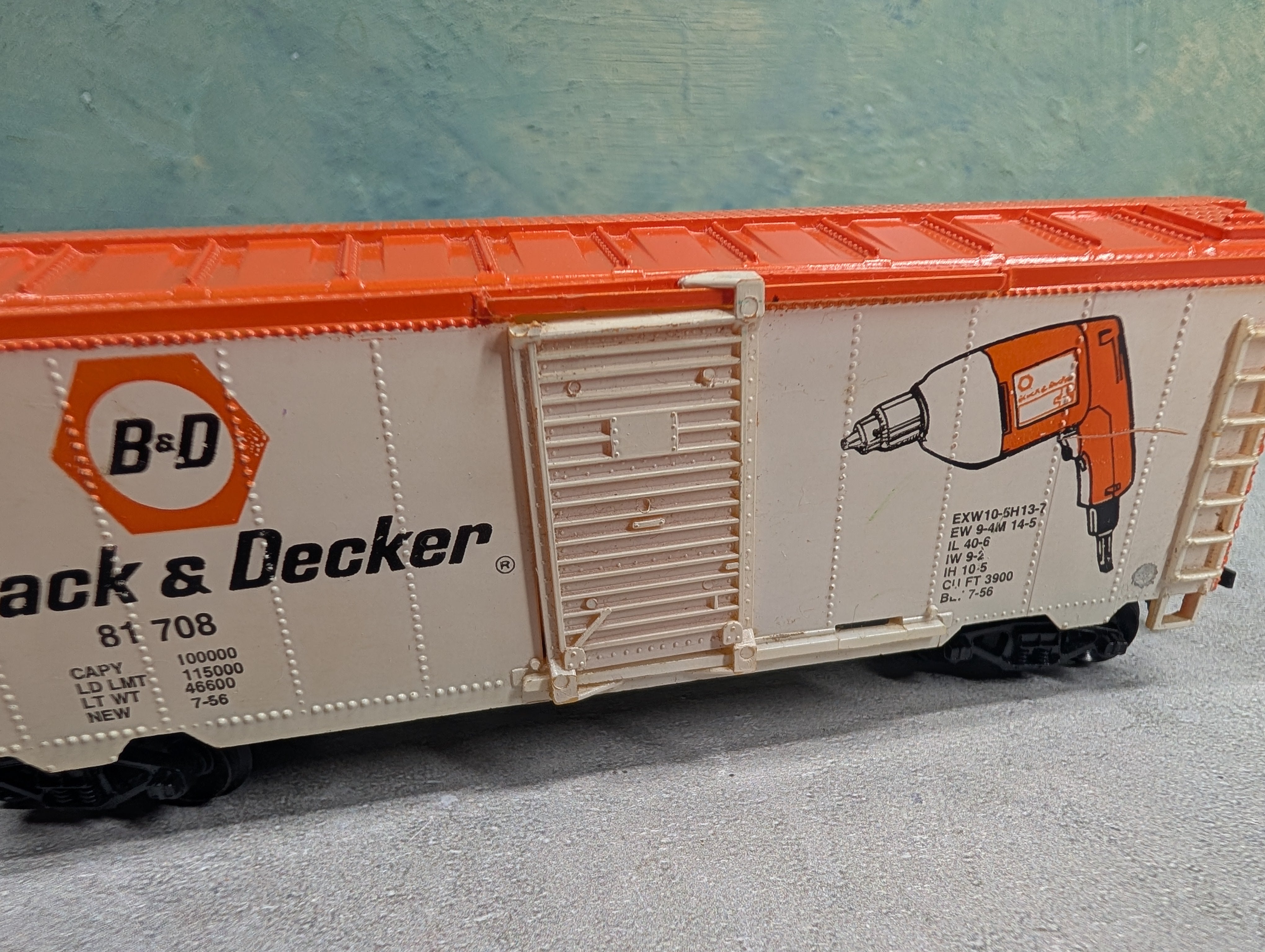 USED Life-Like HO Scale 40' Billboard Box Car Black & Decker #81708