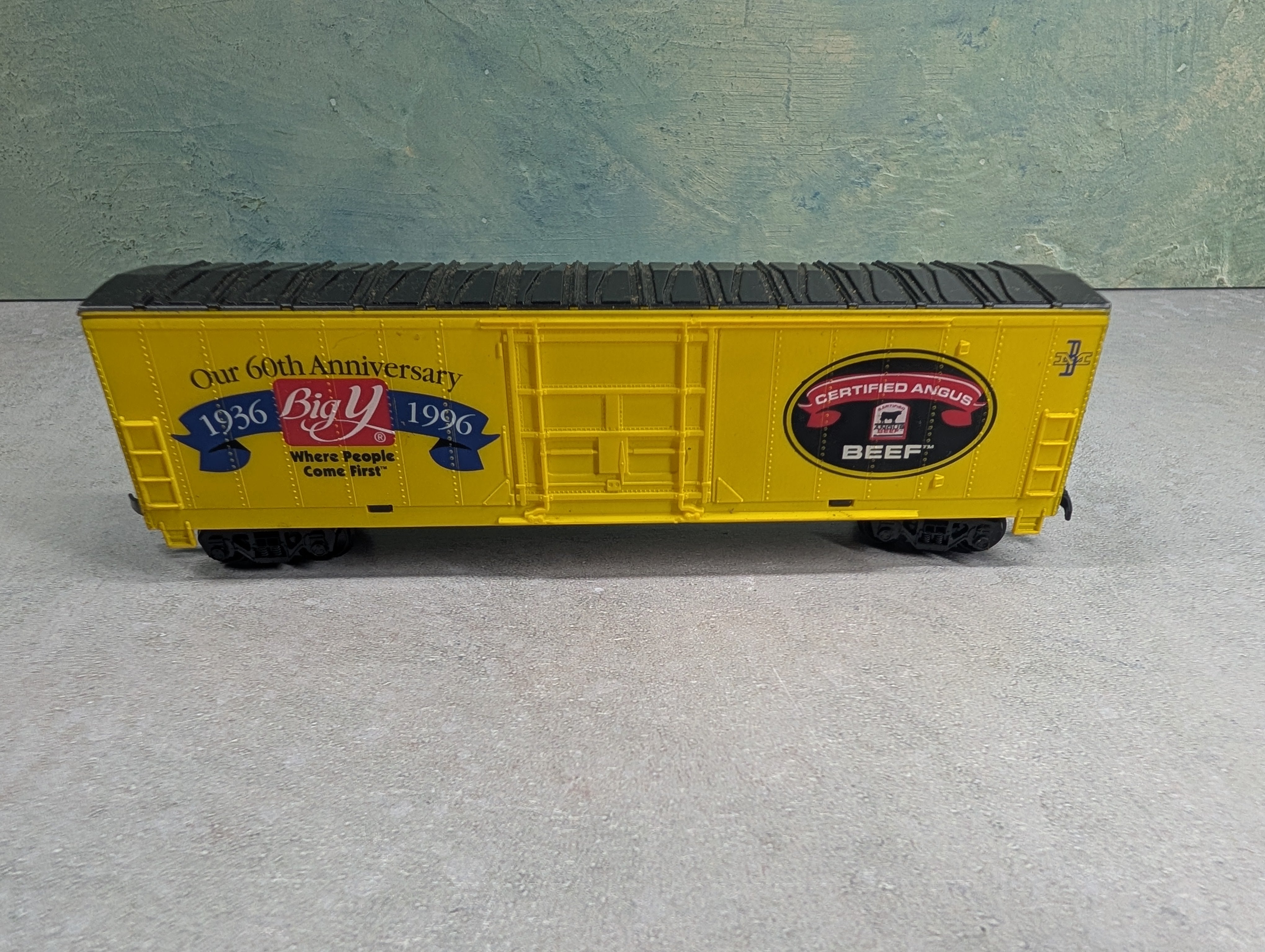 USED HO Scale 50' Billboard Box Car Boston & Maine Big Y Certified Angus Beef, RARE