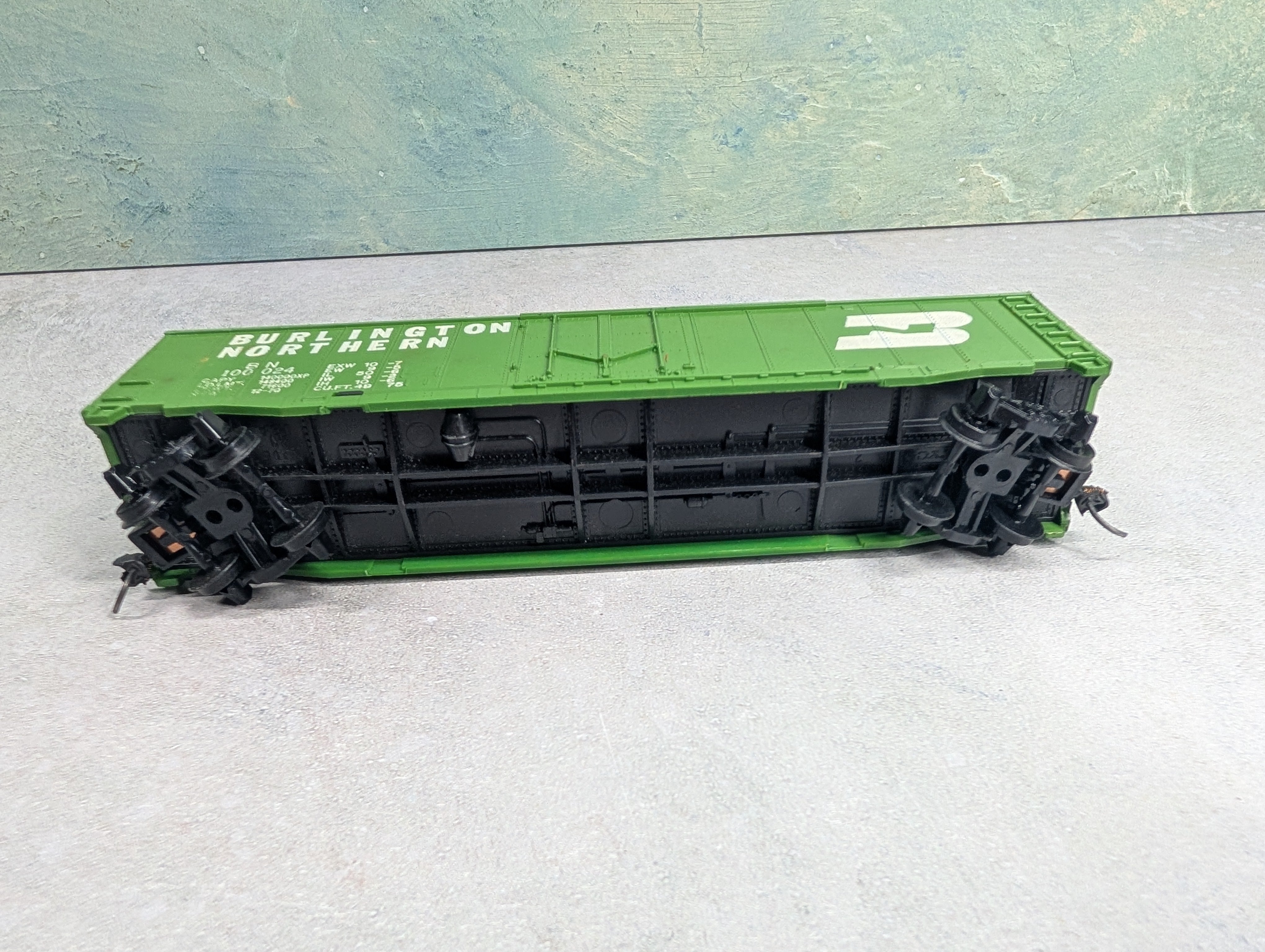 USED Tyco HO Scale 50' Box Car Burlington Northern BN #100024 Knuckle Couplers