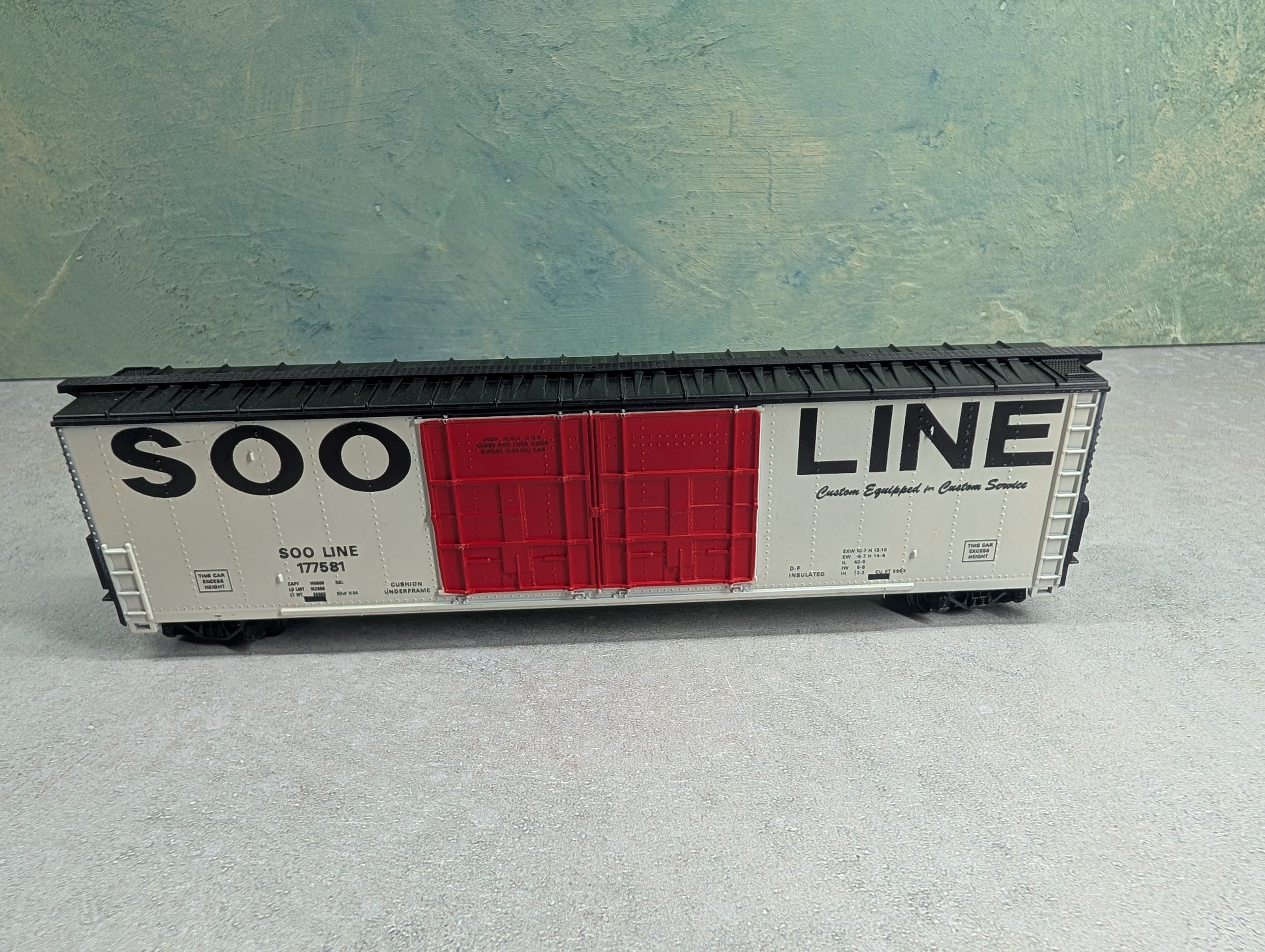 USED Tyco HO Scale 61' All Door Box Car SOO Line #177581