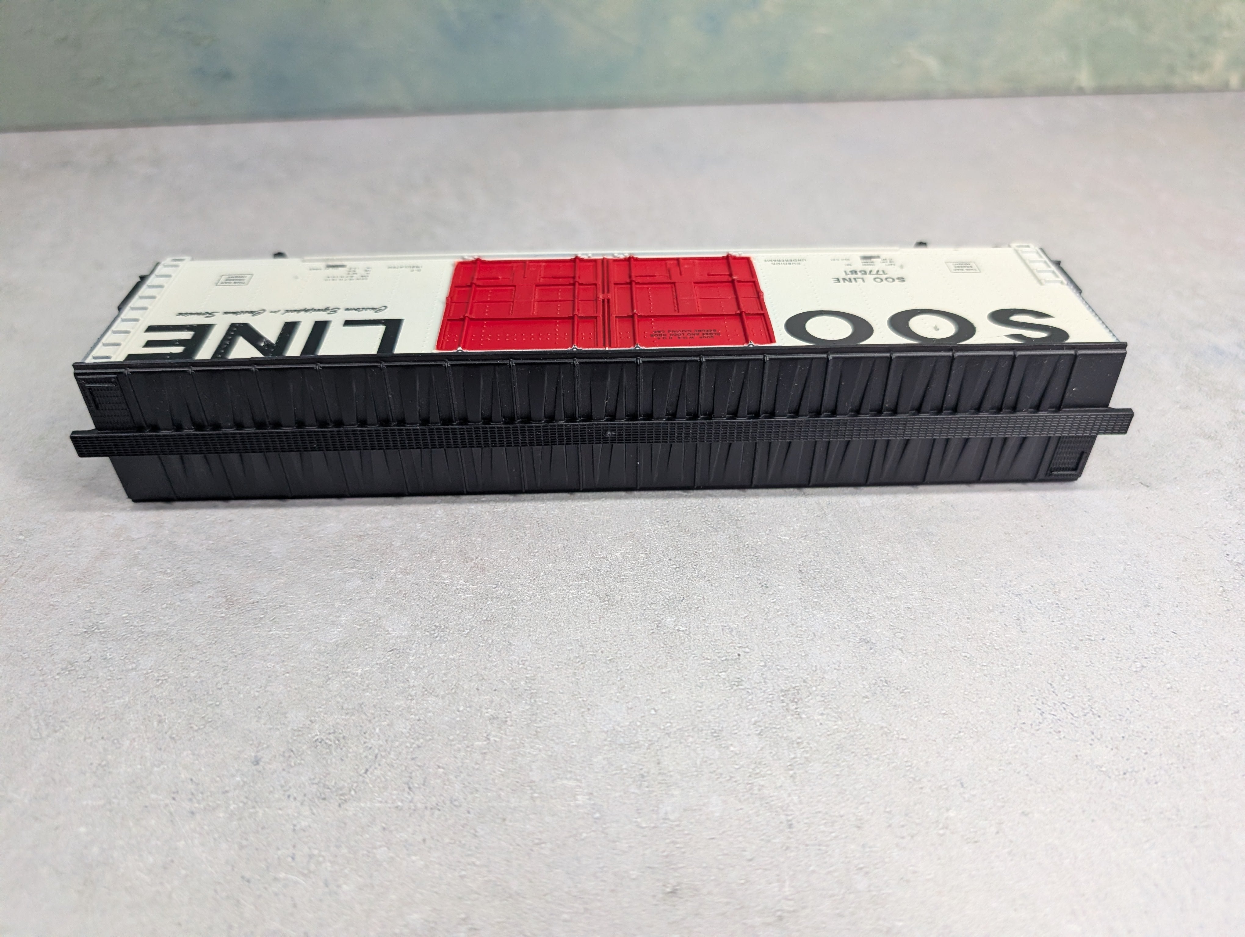 USED Tyco HO Scale 61' All Door Box Car SOO Line #177581