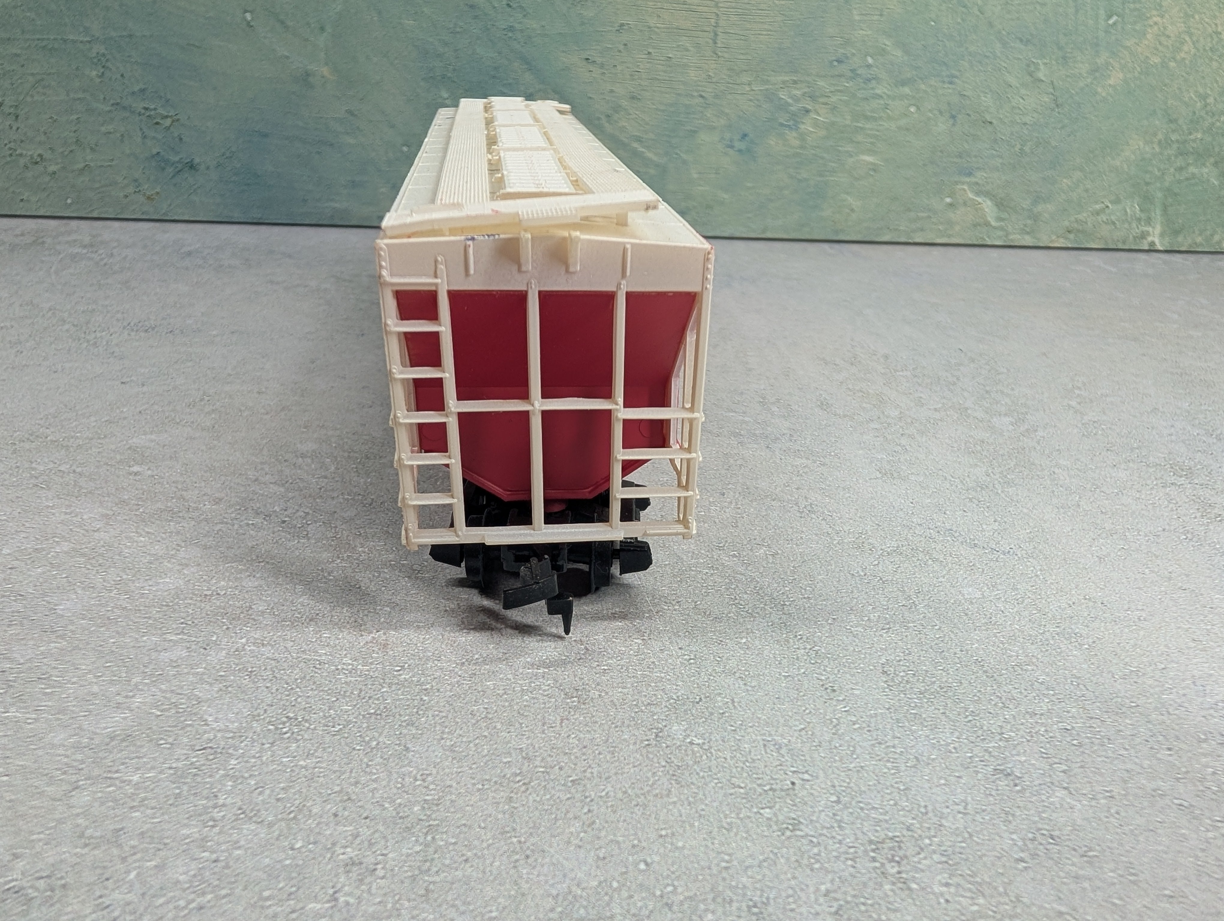 USED Tyco HO Scale Covered Hopper C & H Sugar UP #960082