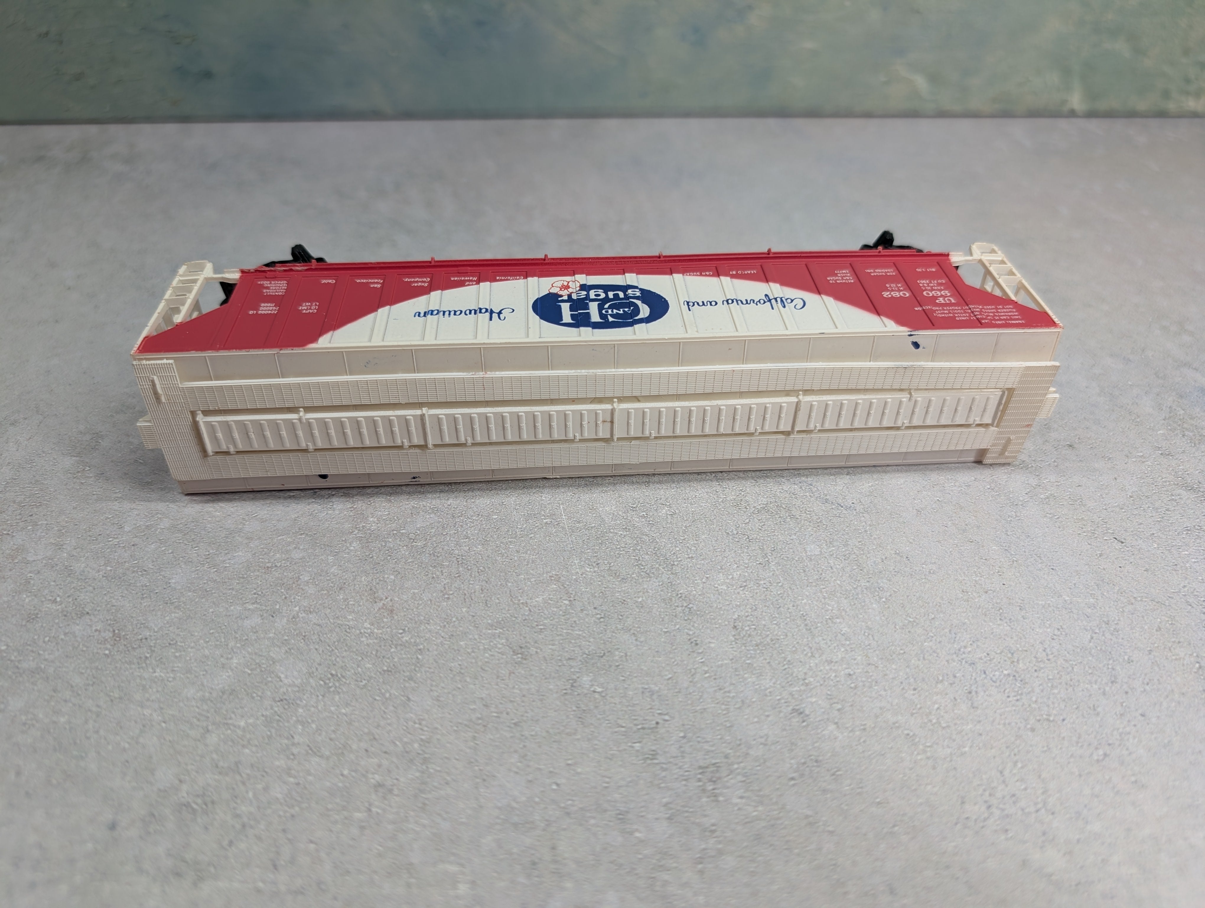 USED Tyco HO Scale Covered Hopper C & H Sugar UP #960082