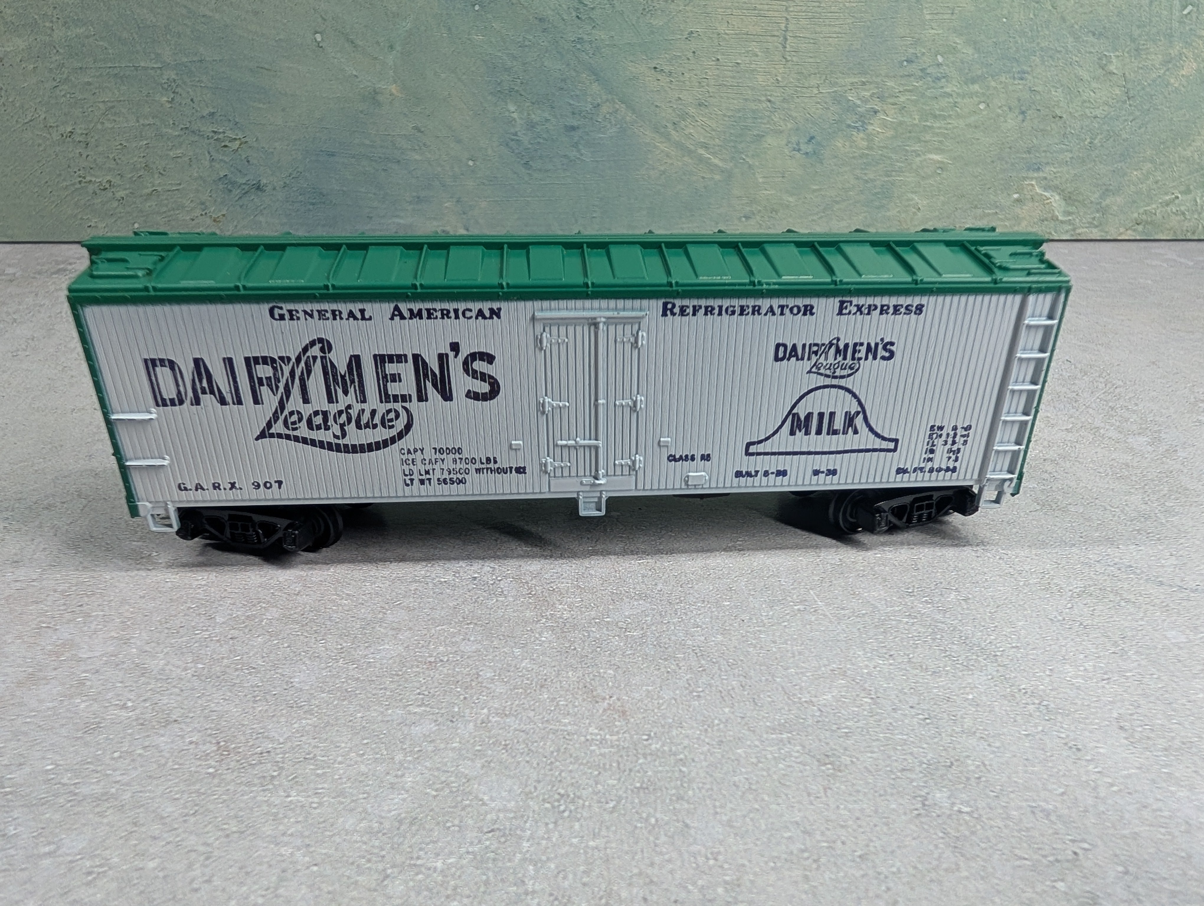 USED Mantua HO Scale Wooden Box Car Dairymen's League GARX #907