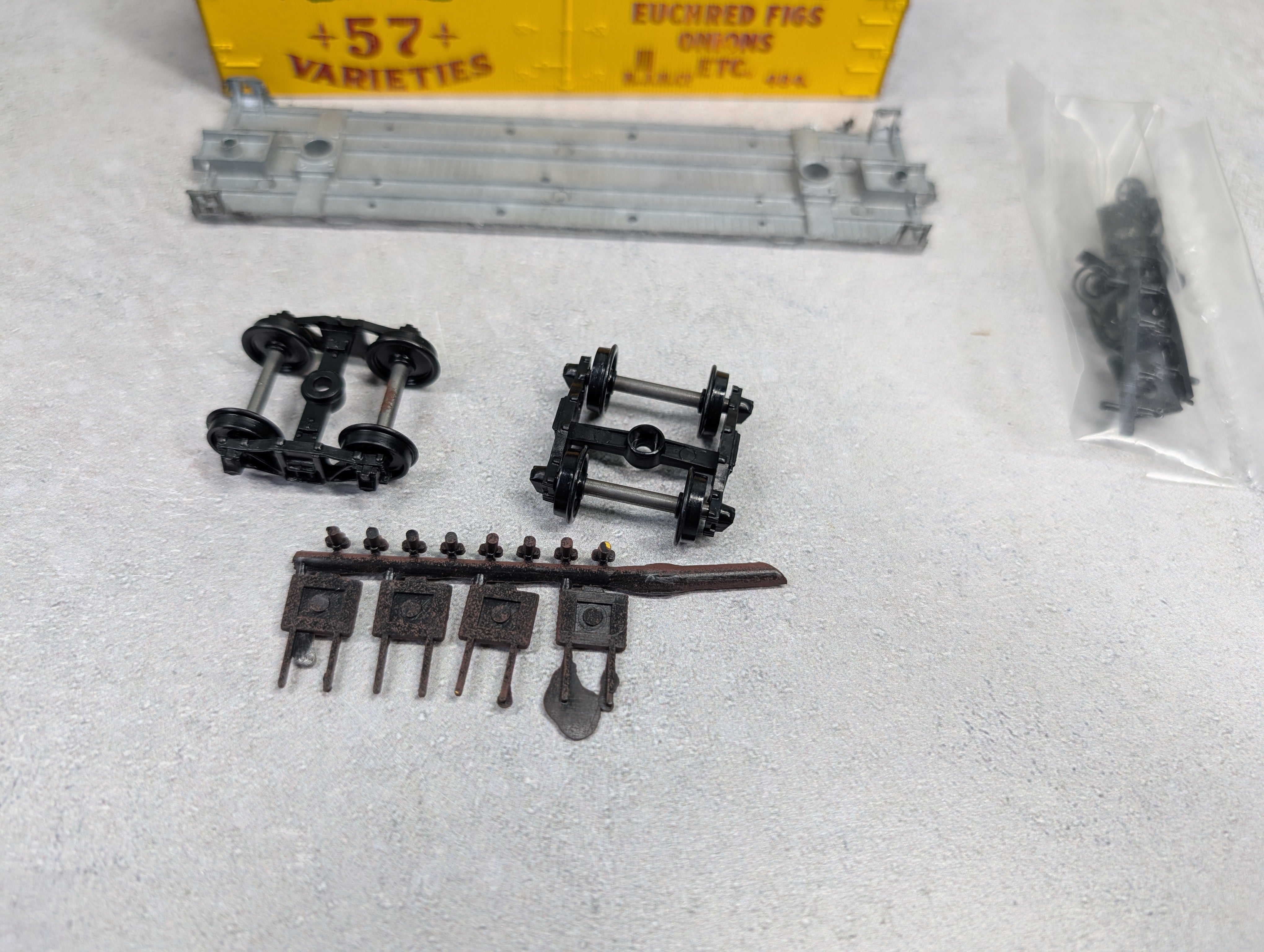 USED Roundhouse HO Scale 36' Billboard Reefer Heinz #484 57 Varieties KIT