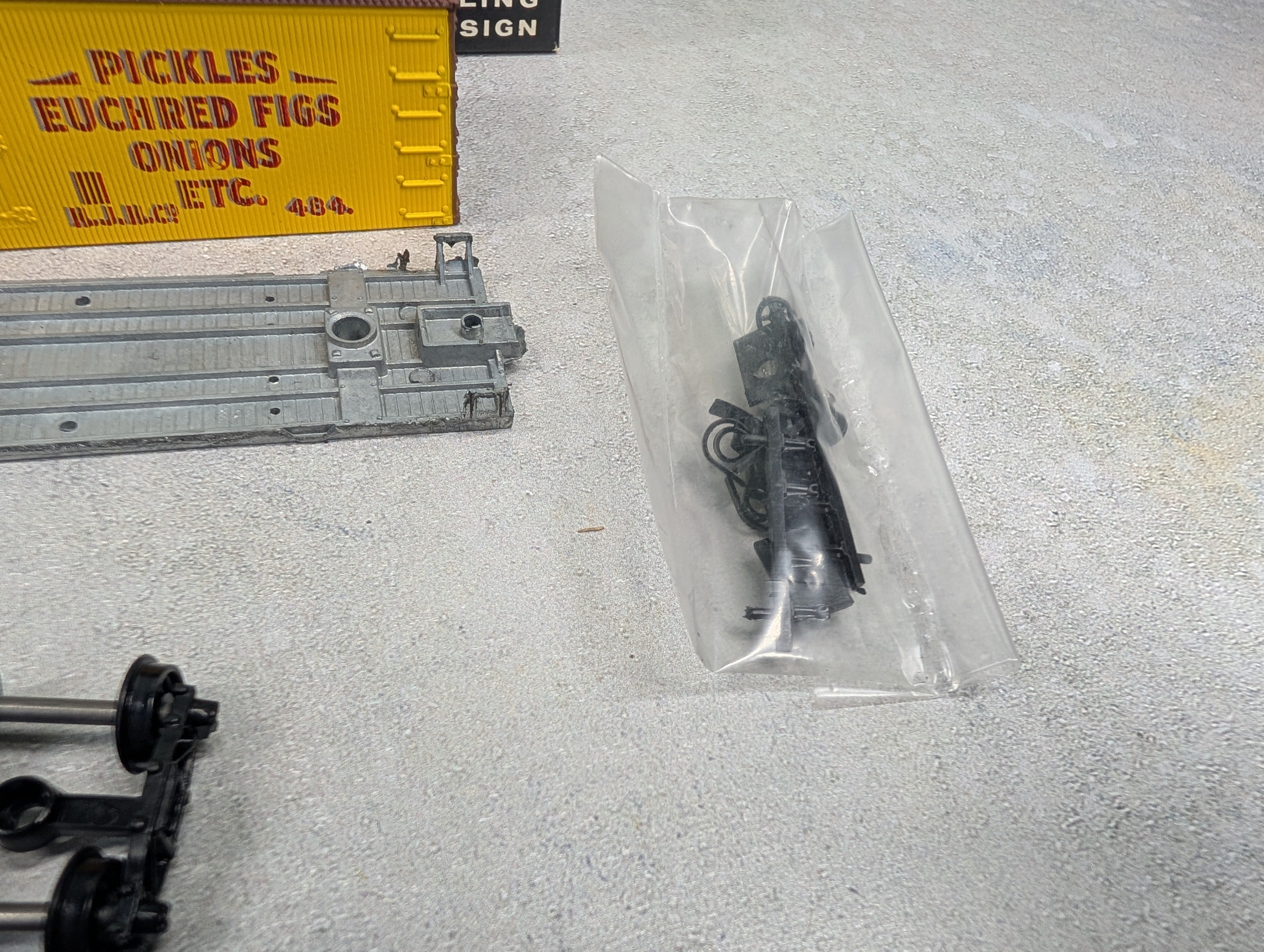 USED Roundhouse HO Scale 36' Billboard Reefer Heinz #484 57 Varieties KIT