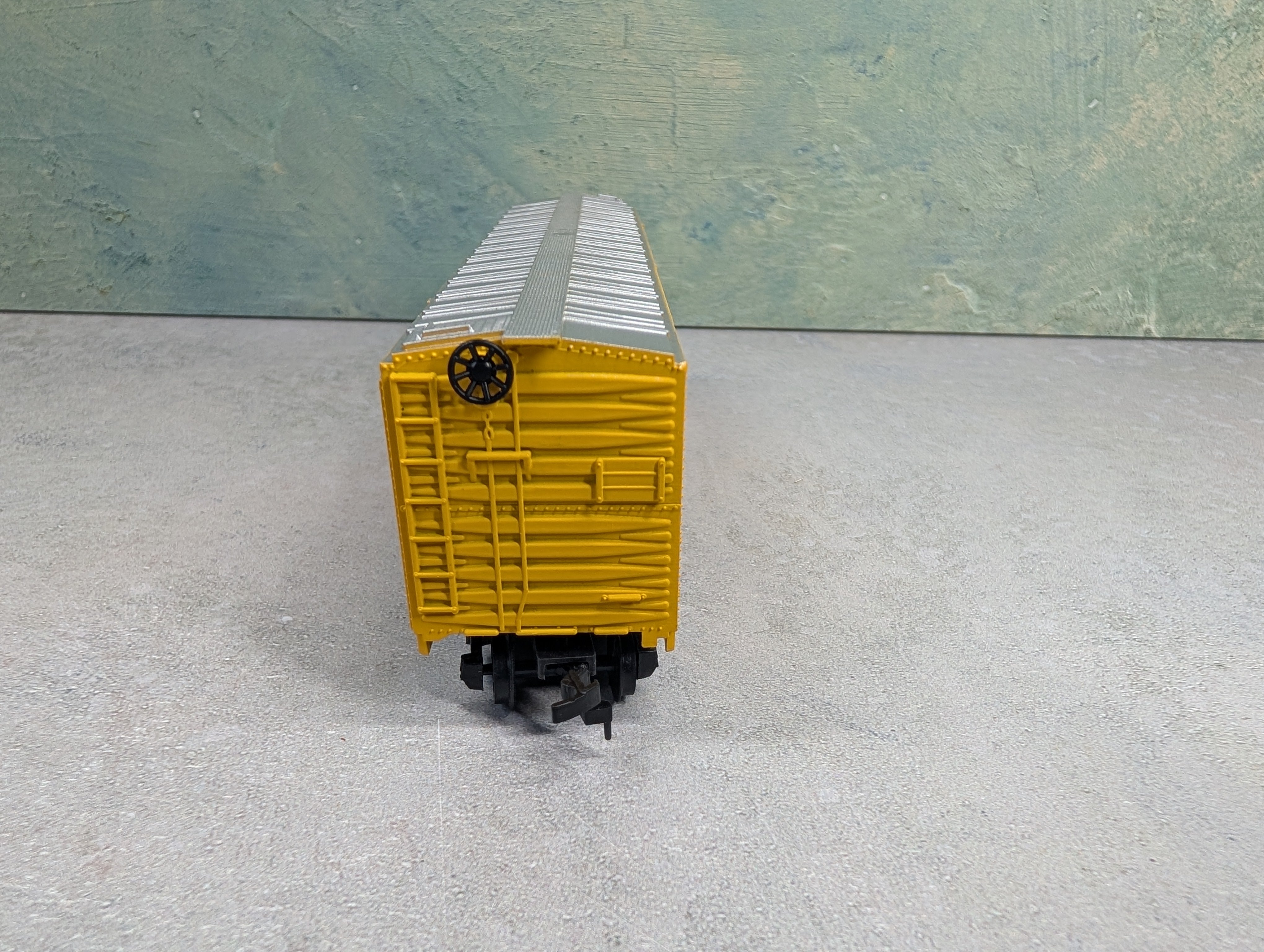 USED Bachmann HO Scale 50' Box Car Milwaukee Road MILW #56500