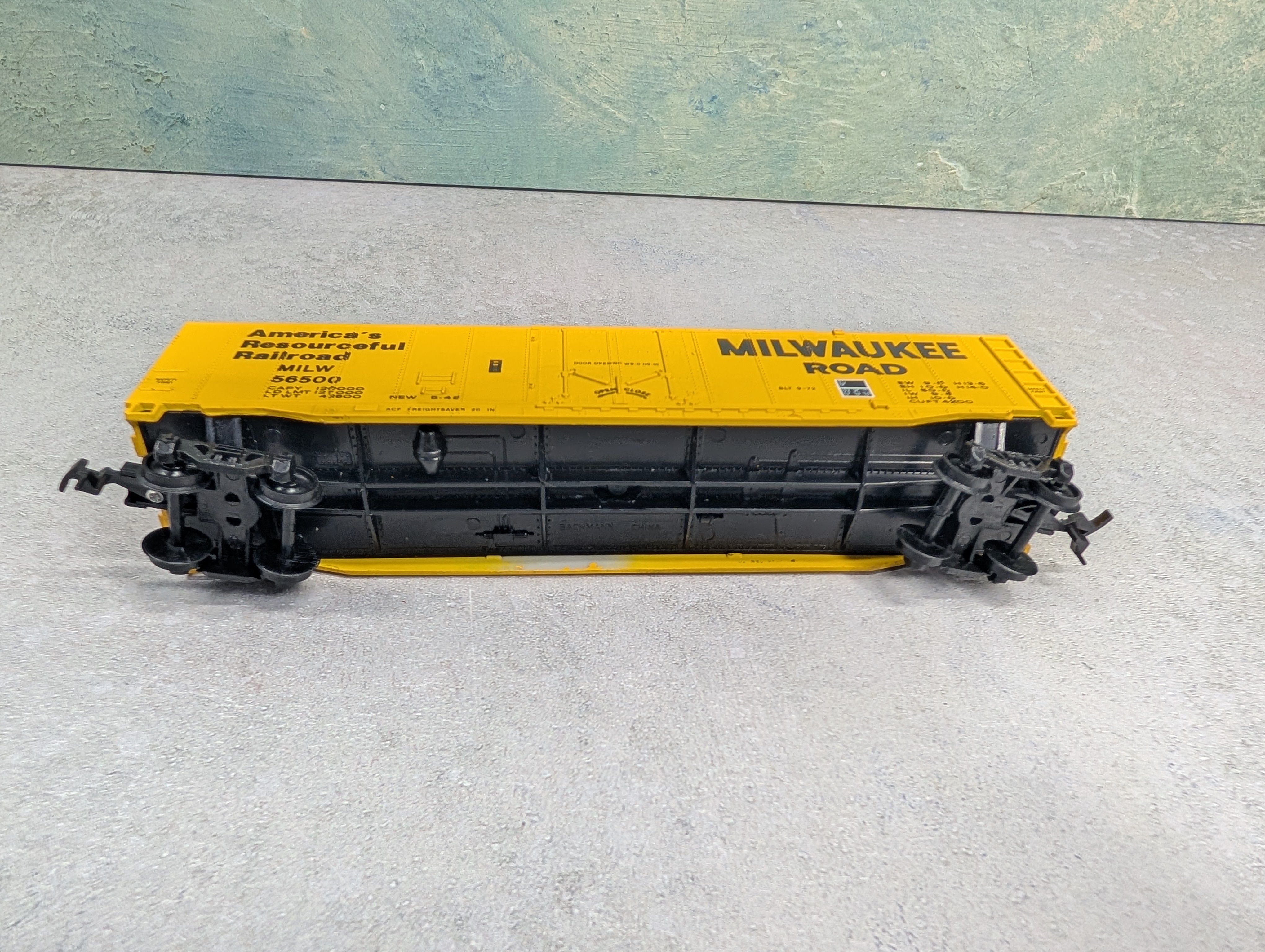 USED Bachmann HO Scale 50' Box Car Milwaukee Road MILW #56500