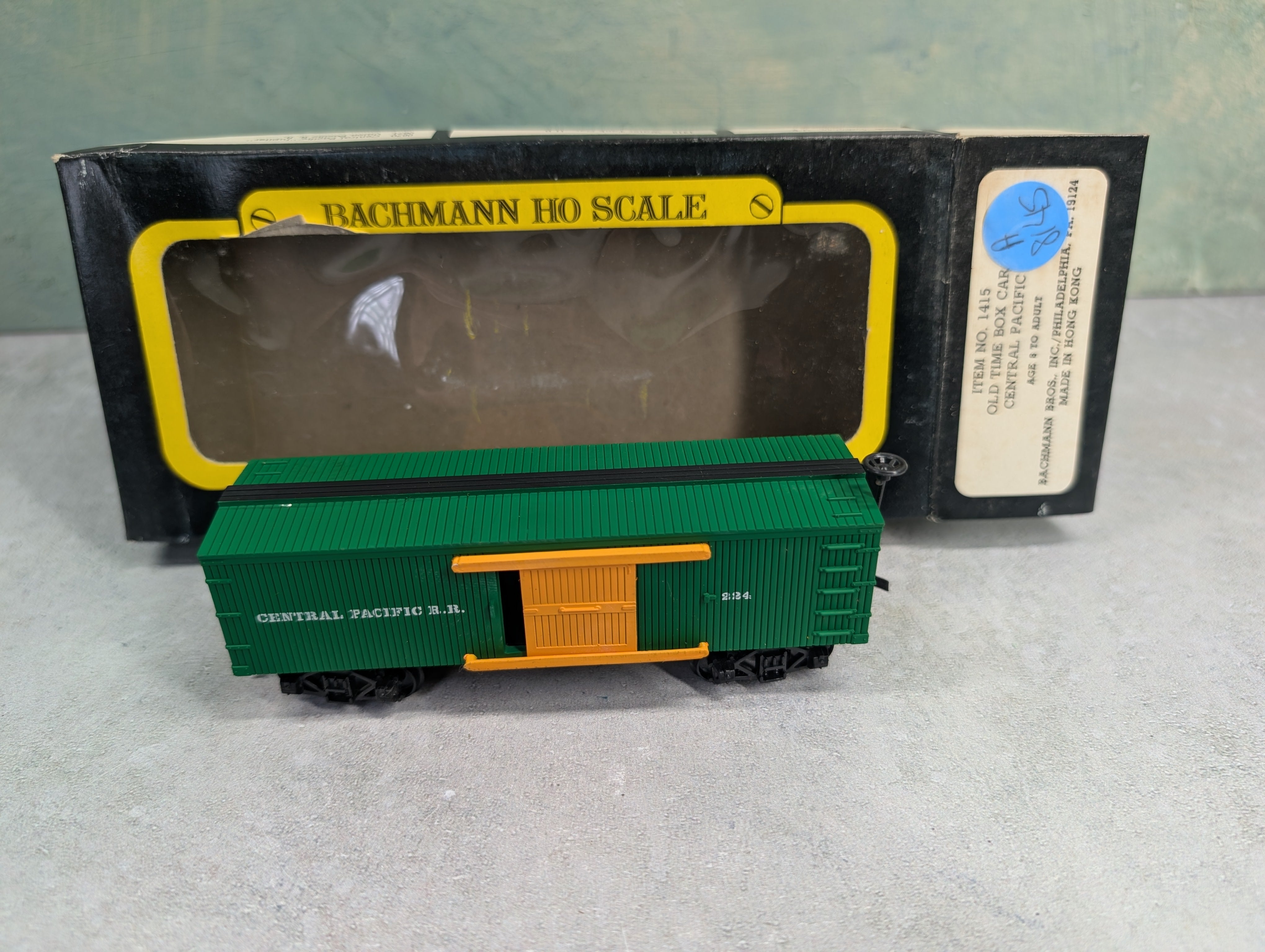 USED Bachmann 1415 HO Scale Old Time Box Car Central Pacific #224