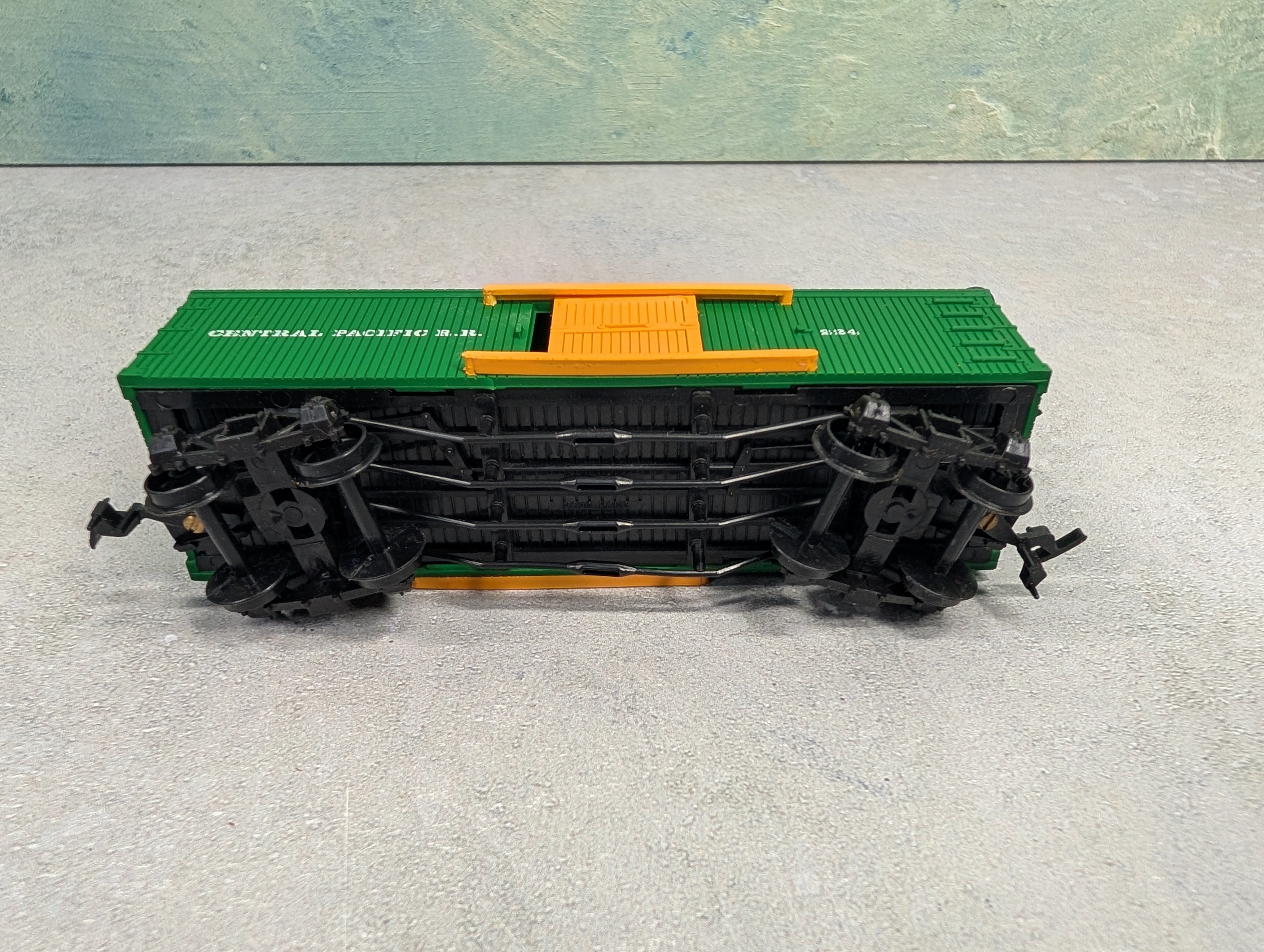 USED Bachmann 1415 HO Scale Old Time Box Car Central Pacific #224