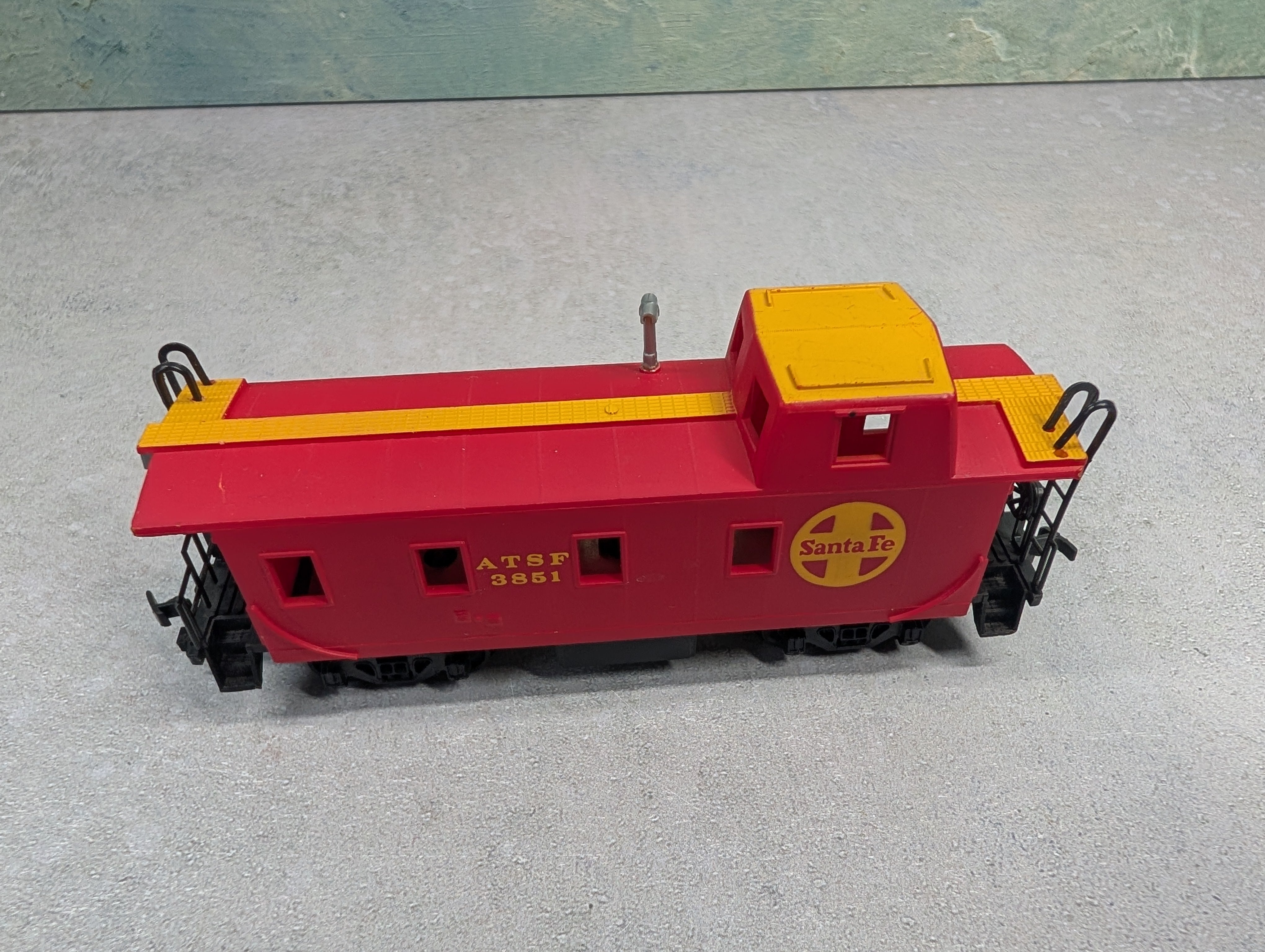 USED Bachmann HO Scale Caboose Santa Fe ATSF #3851