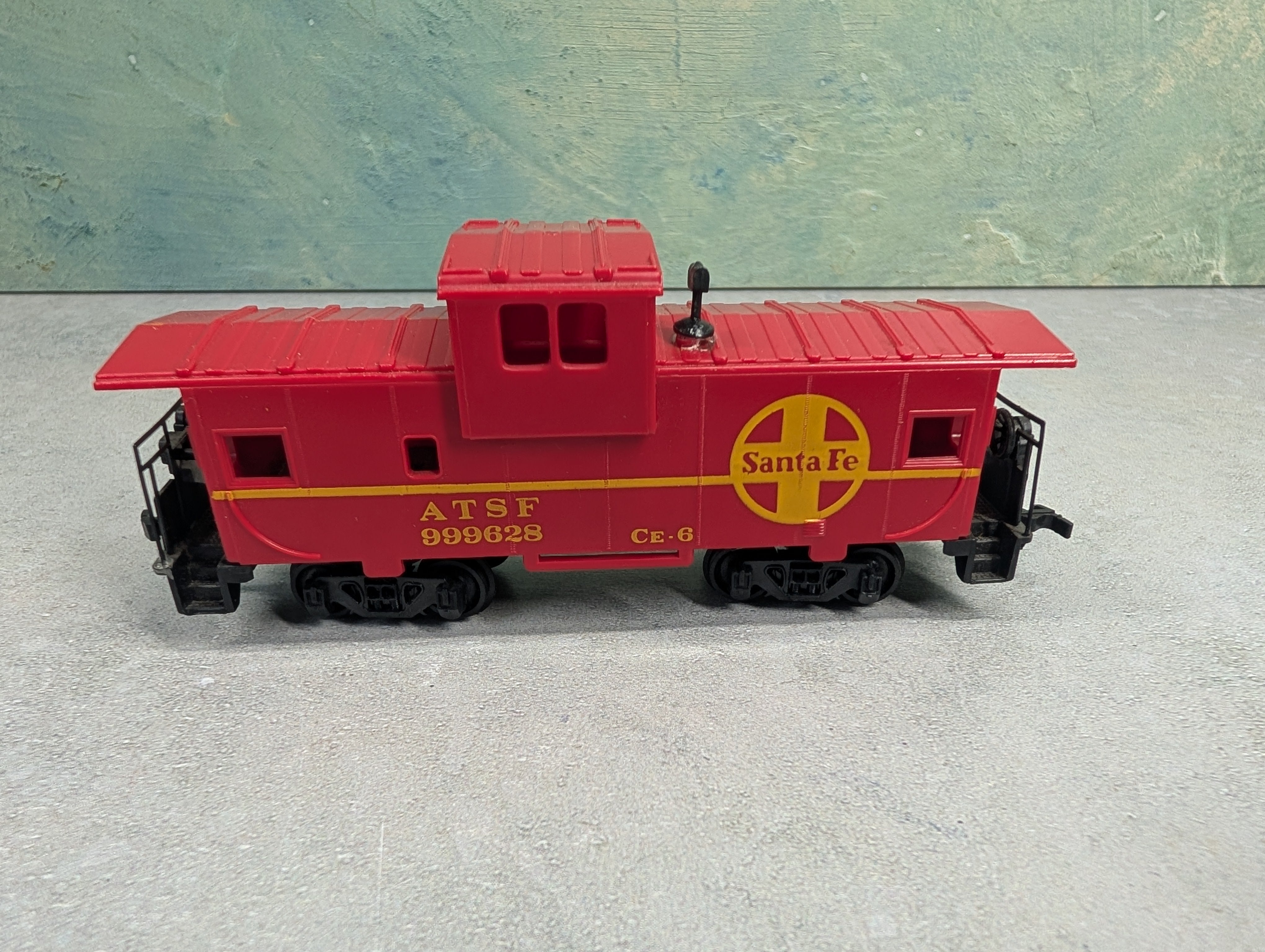 USED Bachmann HO Scale Caboose Santa Fe ATSF #999628