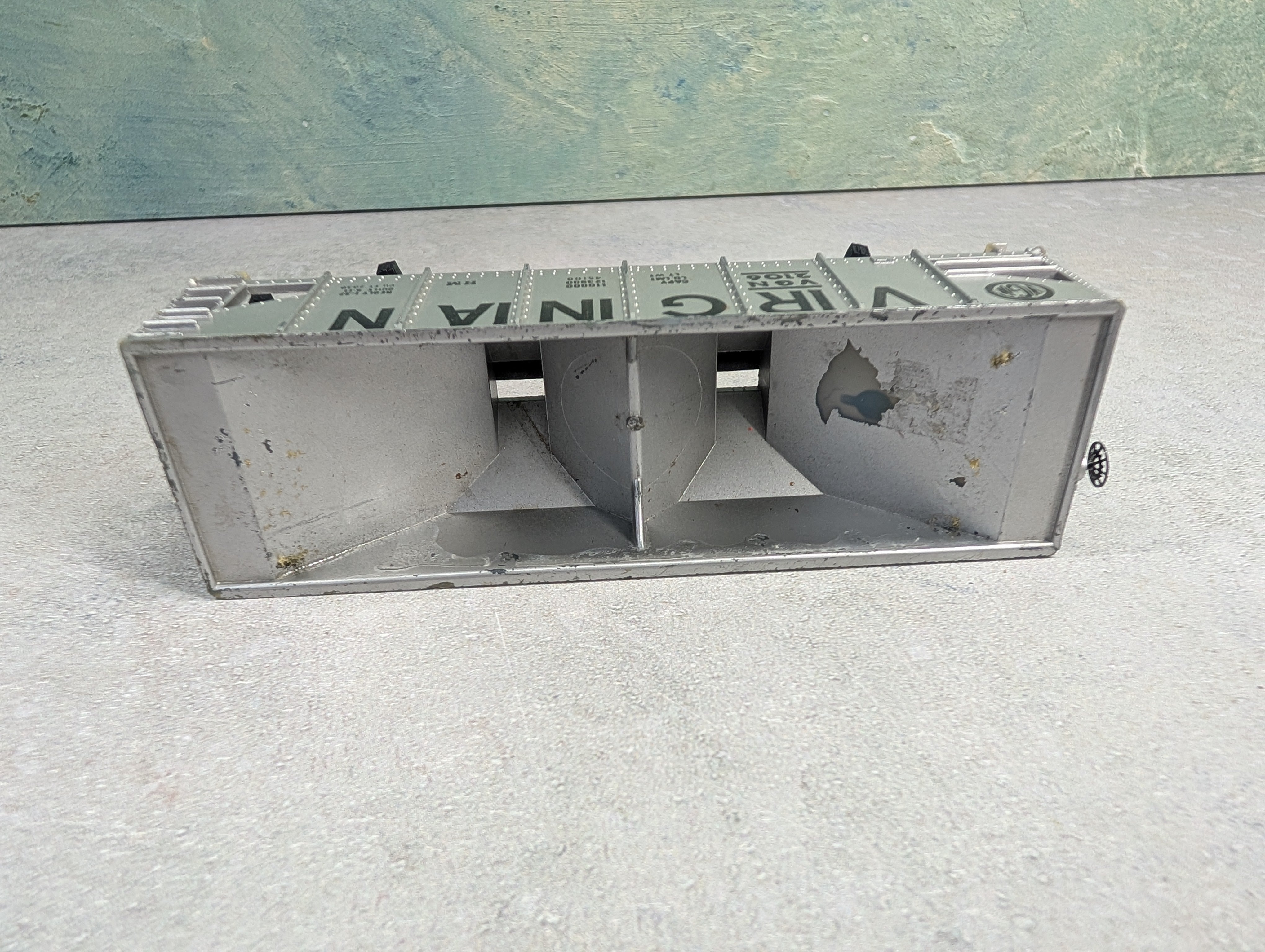 USED Tyco HO Scale 2 Bay Operating Hopper Virginian VGN #2106