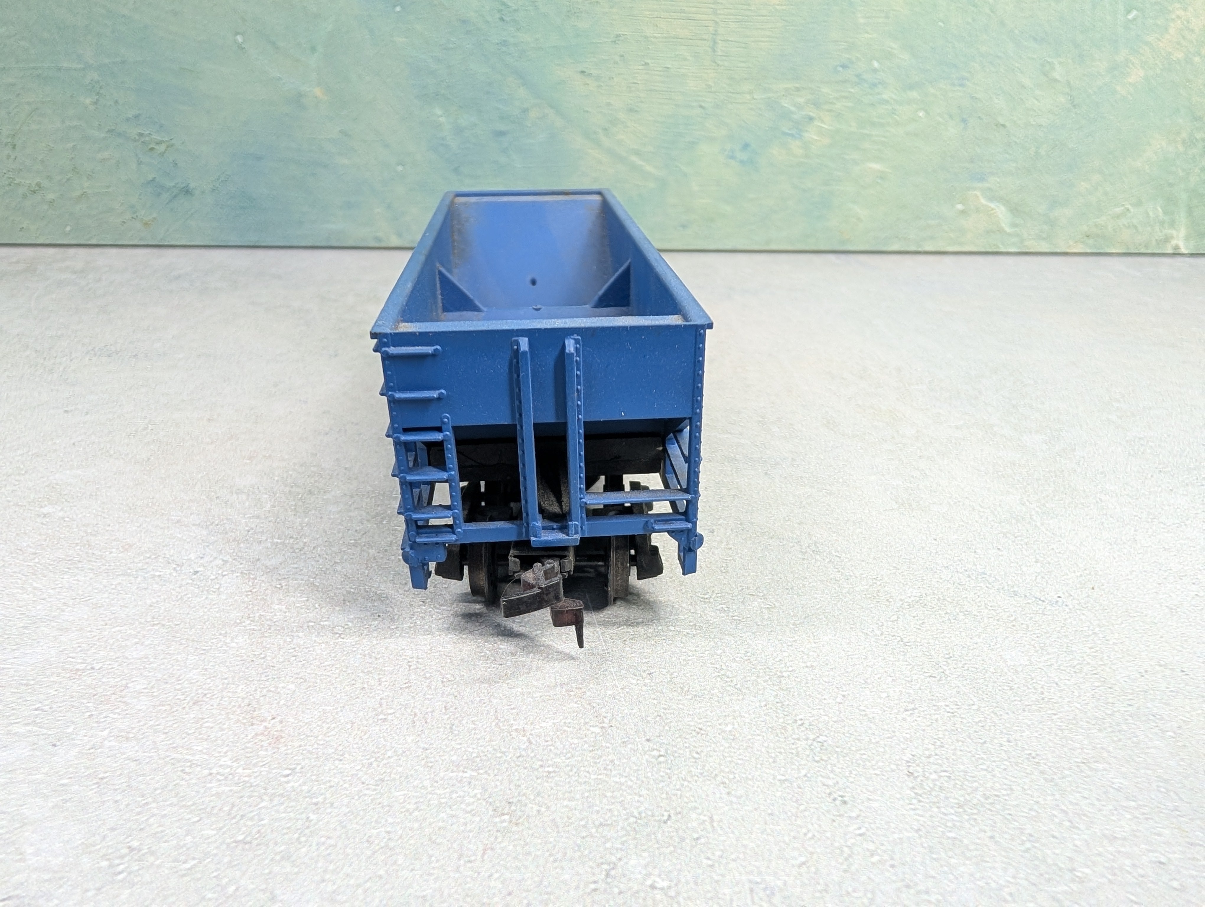 USED Tyco HO Scale 2 Bay Operating Hopper Boston and Maine BM #10056