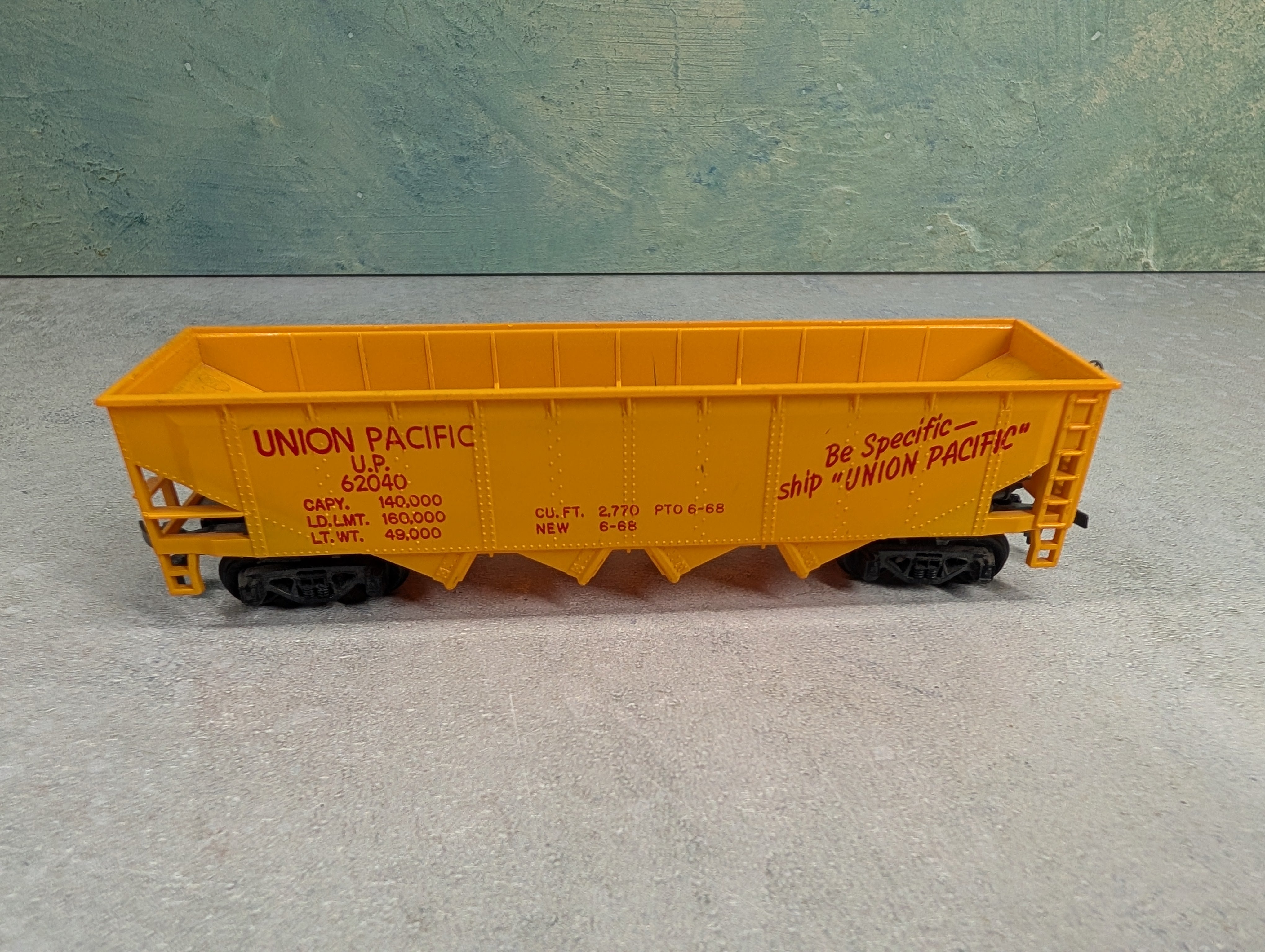 USED Tyco HO Scale Quad Hopper Union Pacific UP #62040