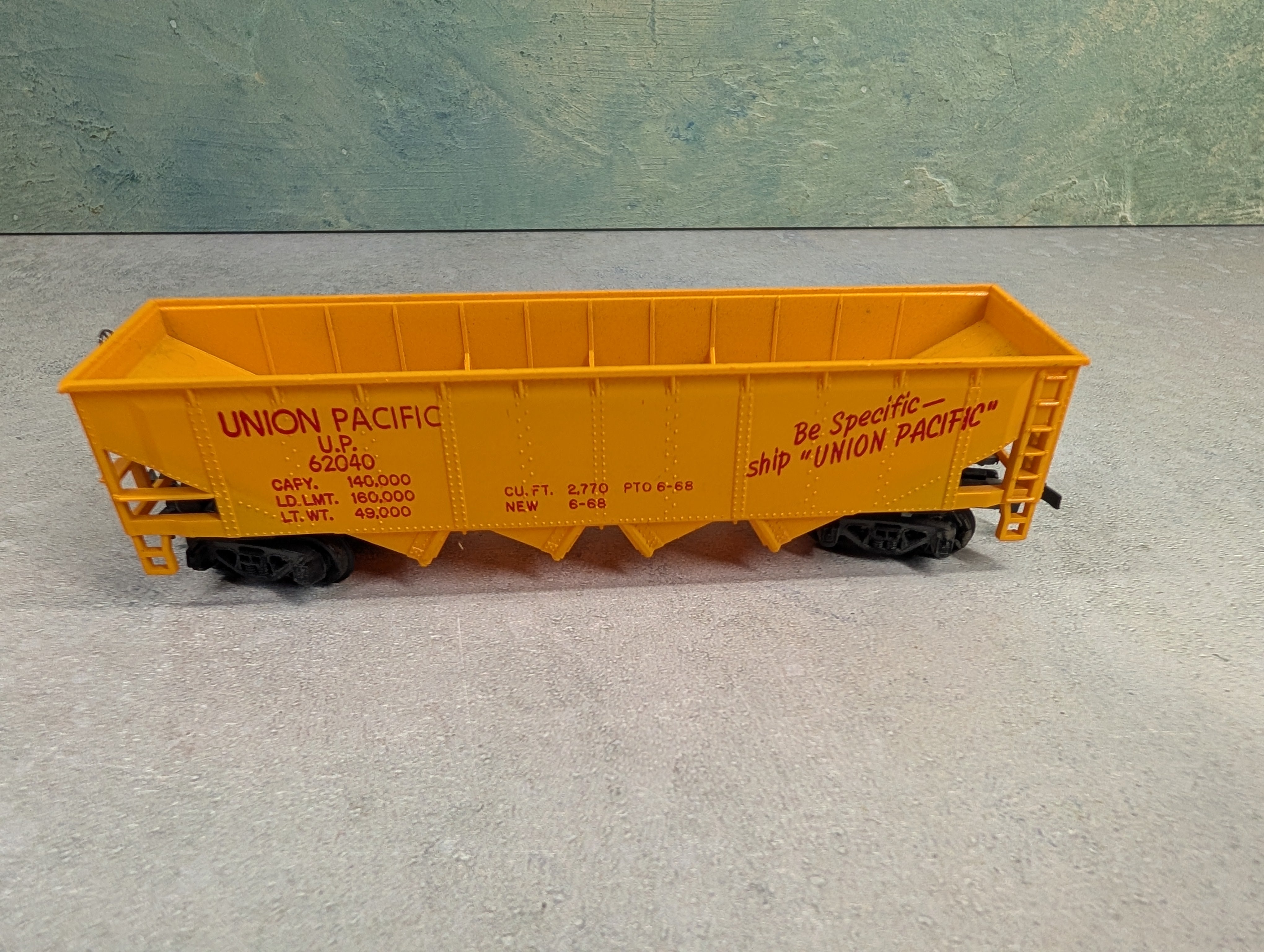 USED Tyco HO Scale Quad Hopper Union Pacific UP #62040