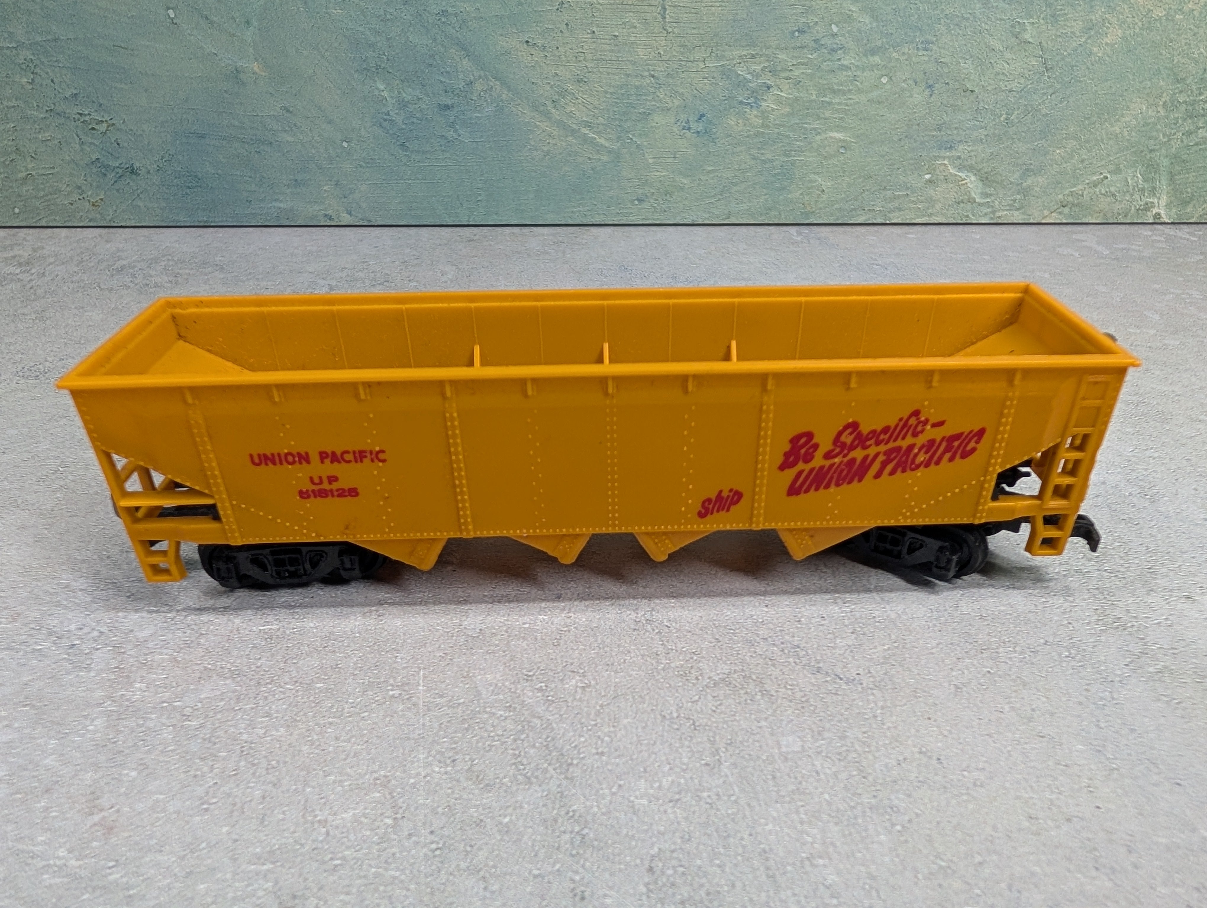 USED Bachmann HO Scale Quad Hopper Union Pacific UP #518125