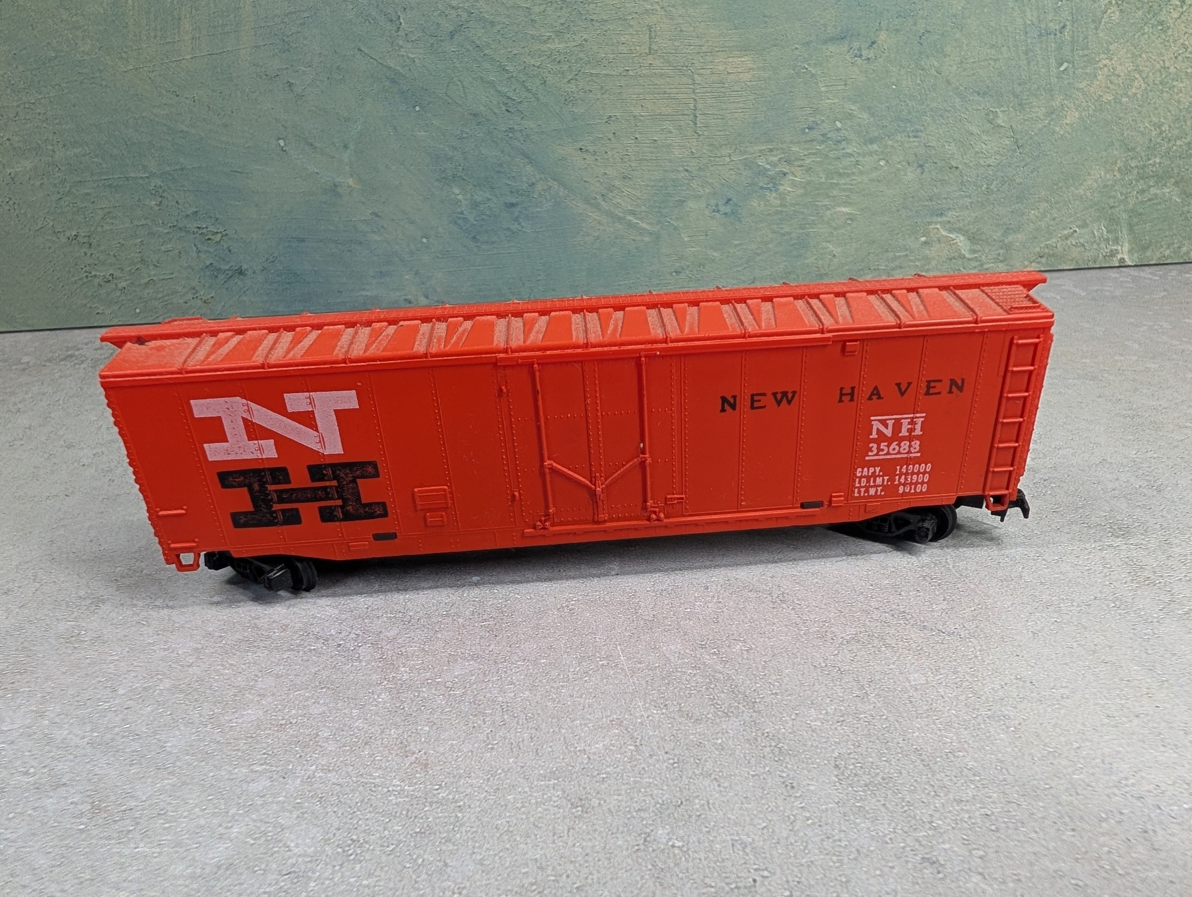 USED Tyco HO Scale 50' Box Car New Haven NH #35688
