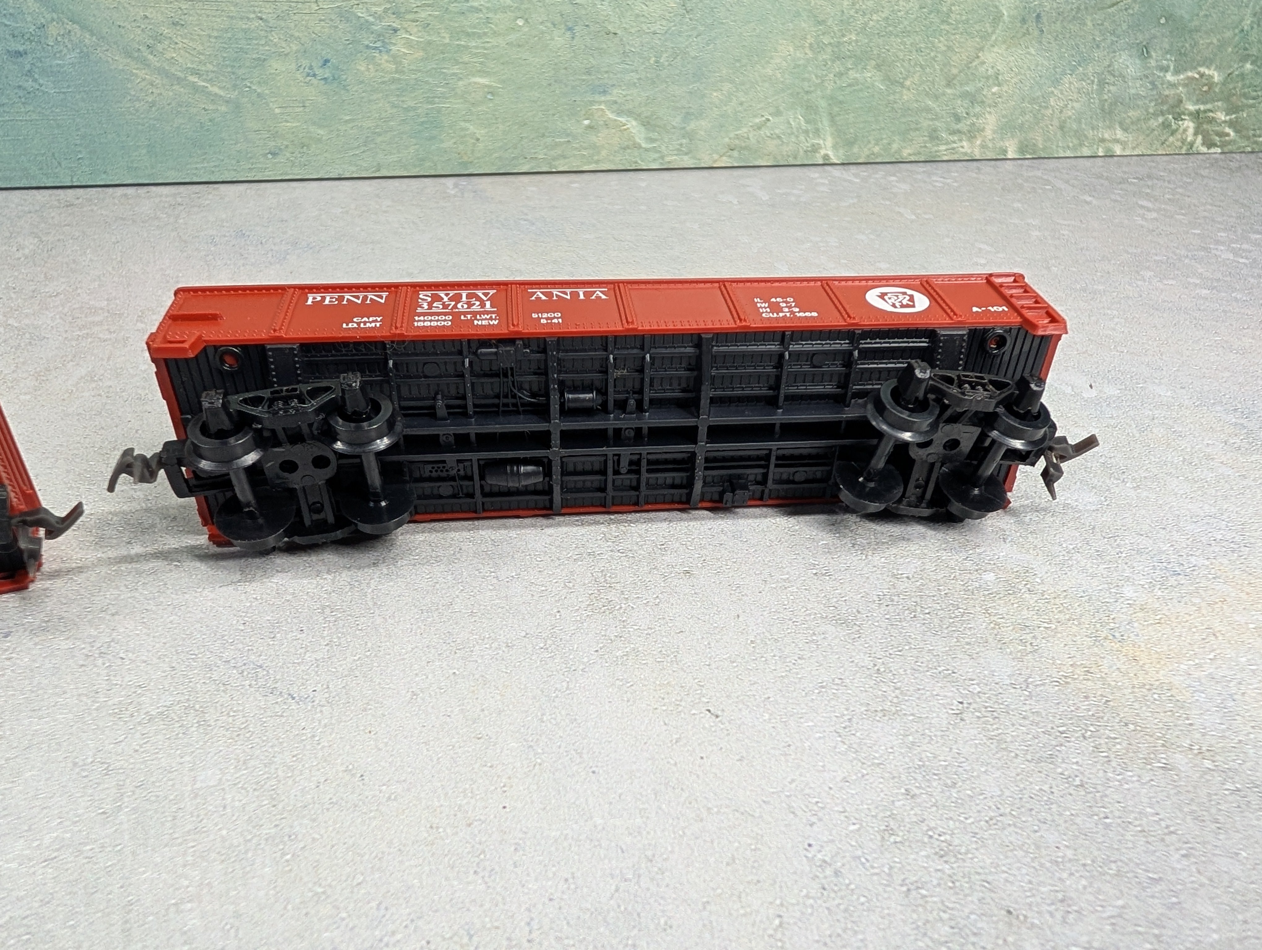USED Model Power HO Scale 40' Gondola Pennsylvania #357621 Red w/ Load (2 pcs)