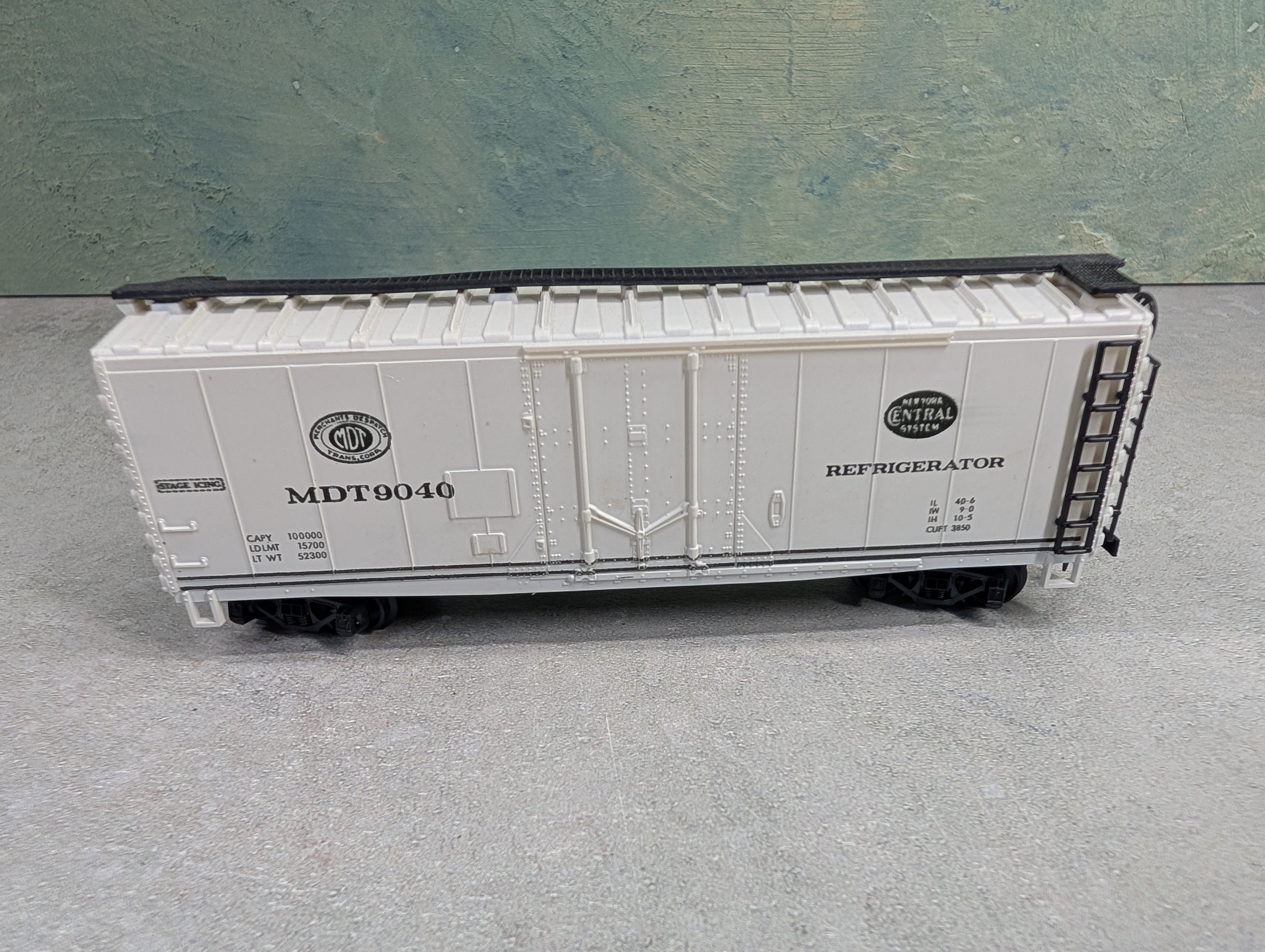 USED Model Power HO Scale 40' Reefer Box Car New York Central MDT #9040