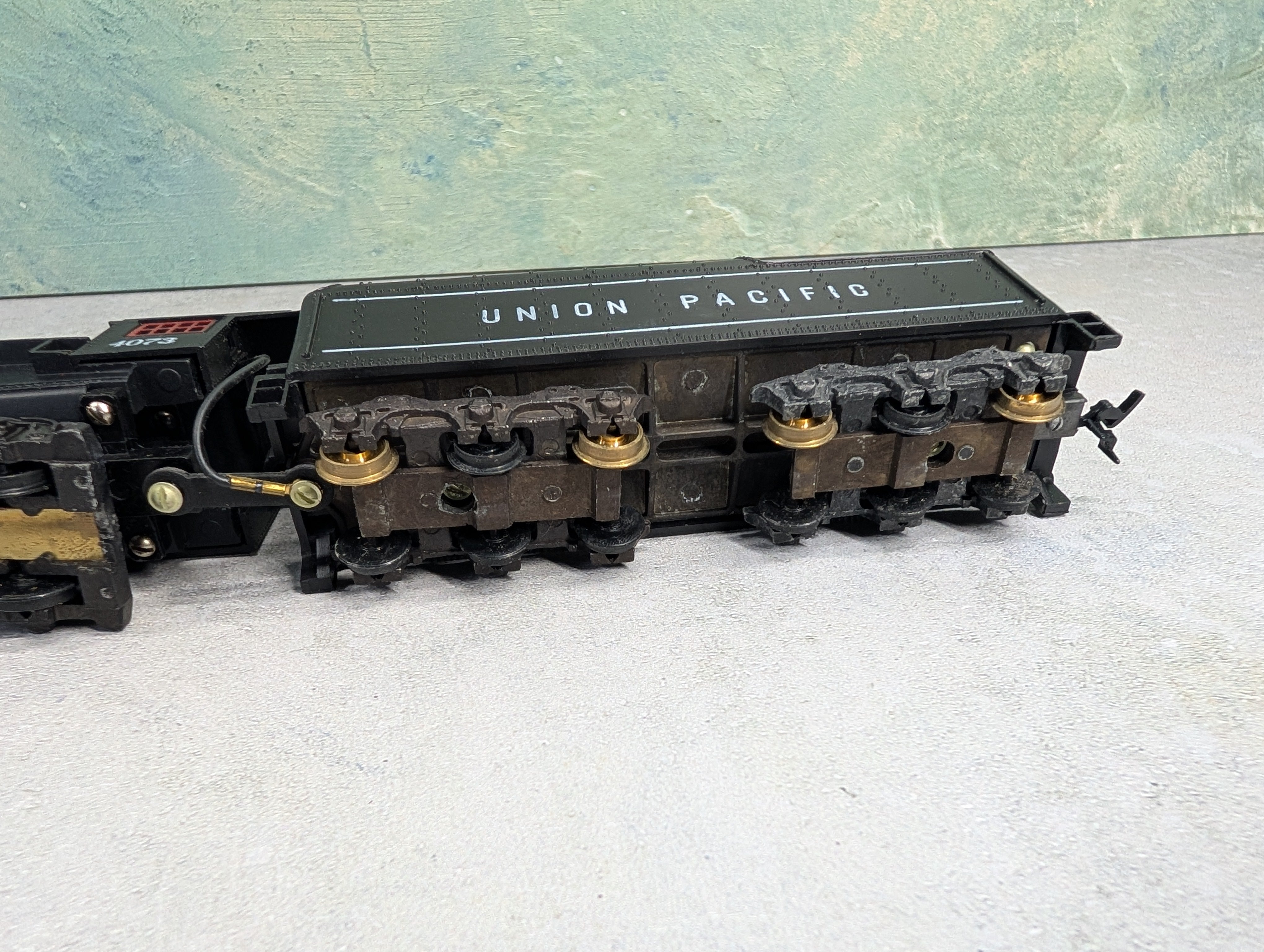 USED Tyco HO Scale Pacific Steam Locomotive Union Pacific #4073 Parts/Repairs DC