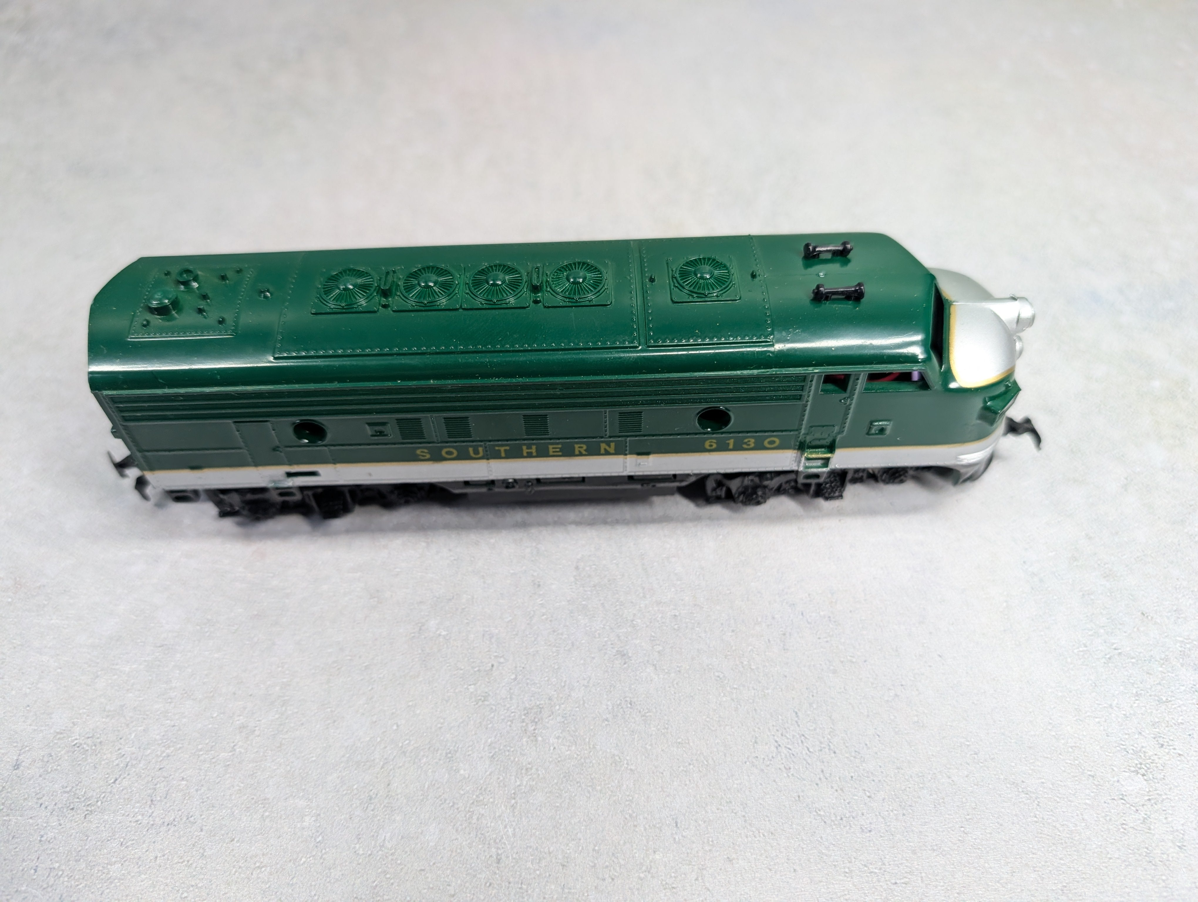 USED Life-Like HO Scale F-7 Diesel Locomotive Southern #6130 Parts/Repairs DC