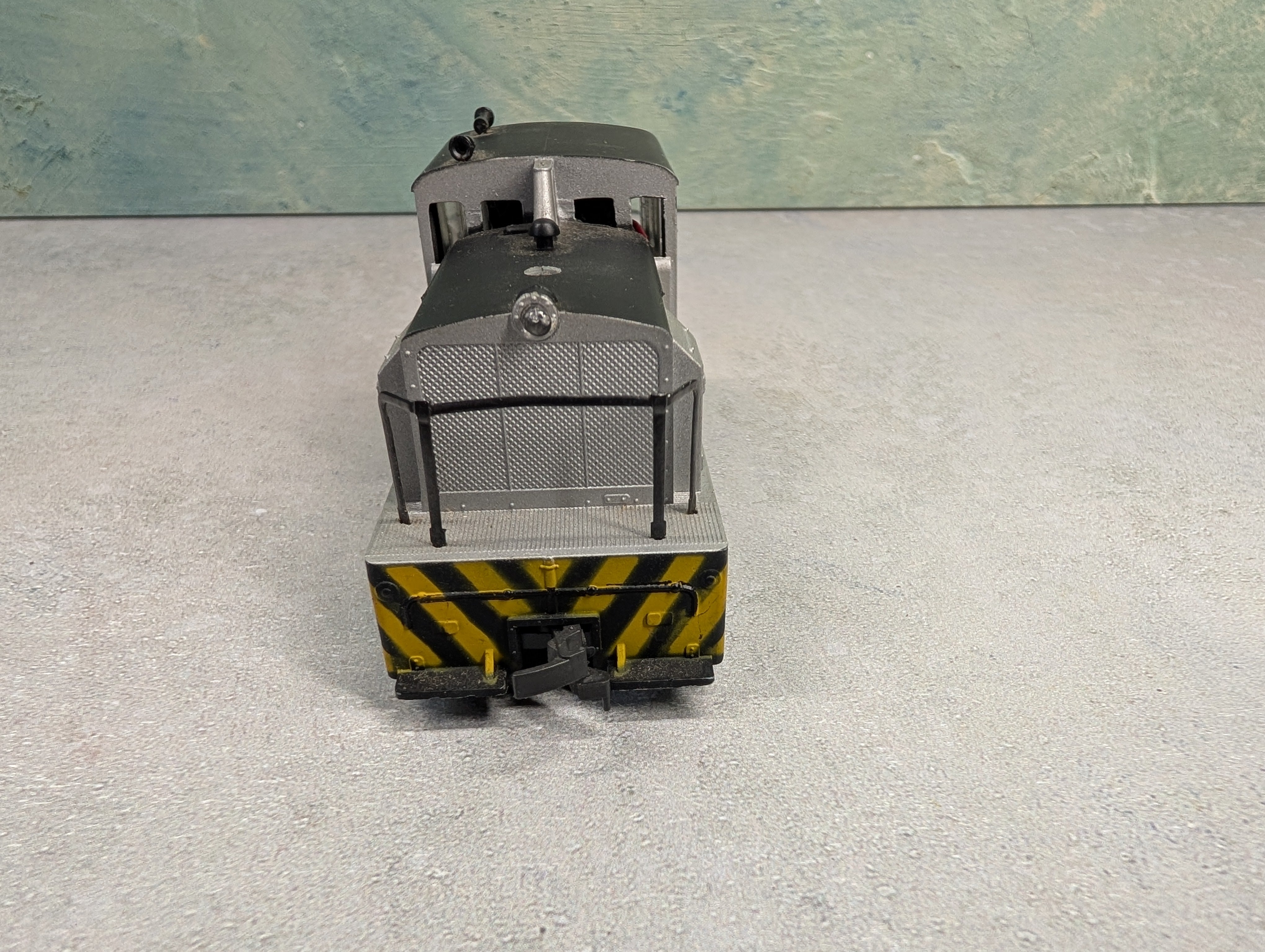 USED AHM HO Scale MDT Switcher Diesel Locomotive Pennsylvania #21 Parts/Repairs DC