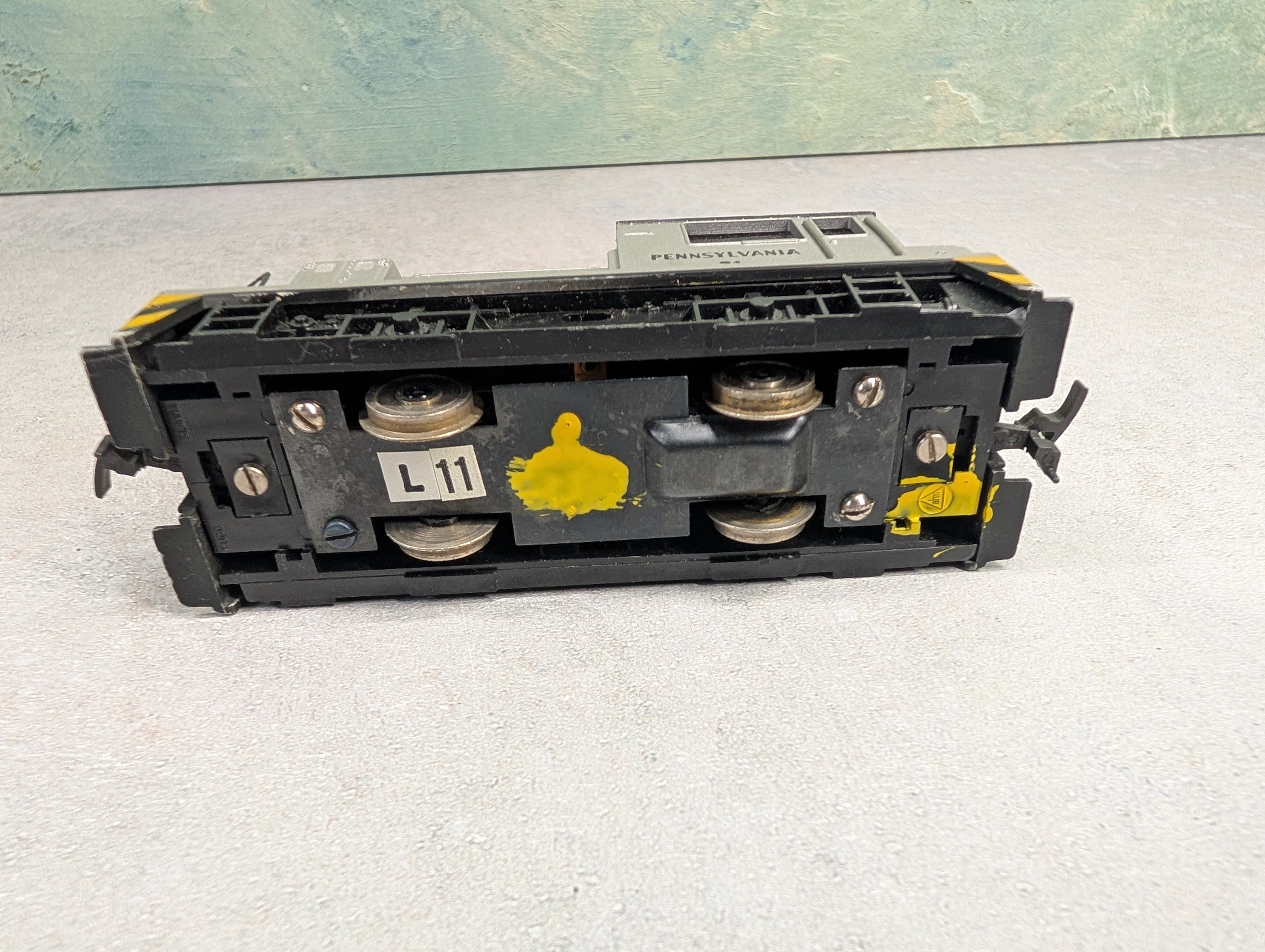 USED AHM HO Scale MDT Switcher Diesel Locomotive Pennsylvania #21 Parts/Repairs DC