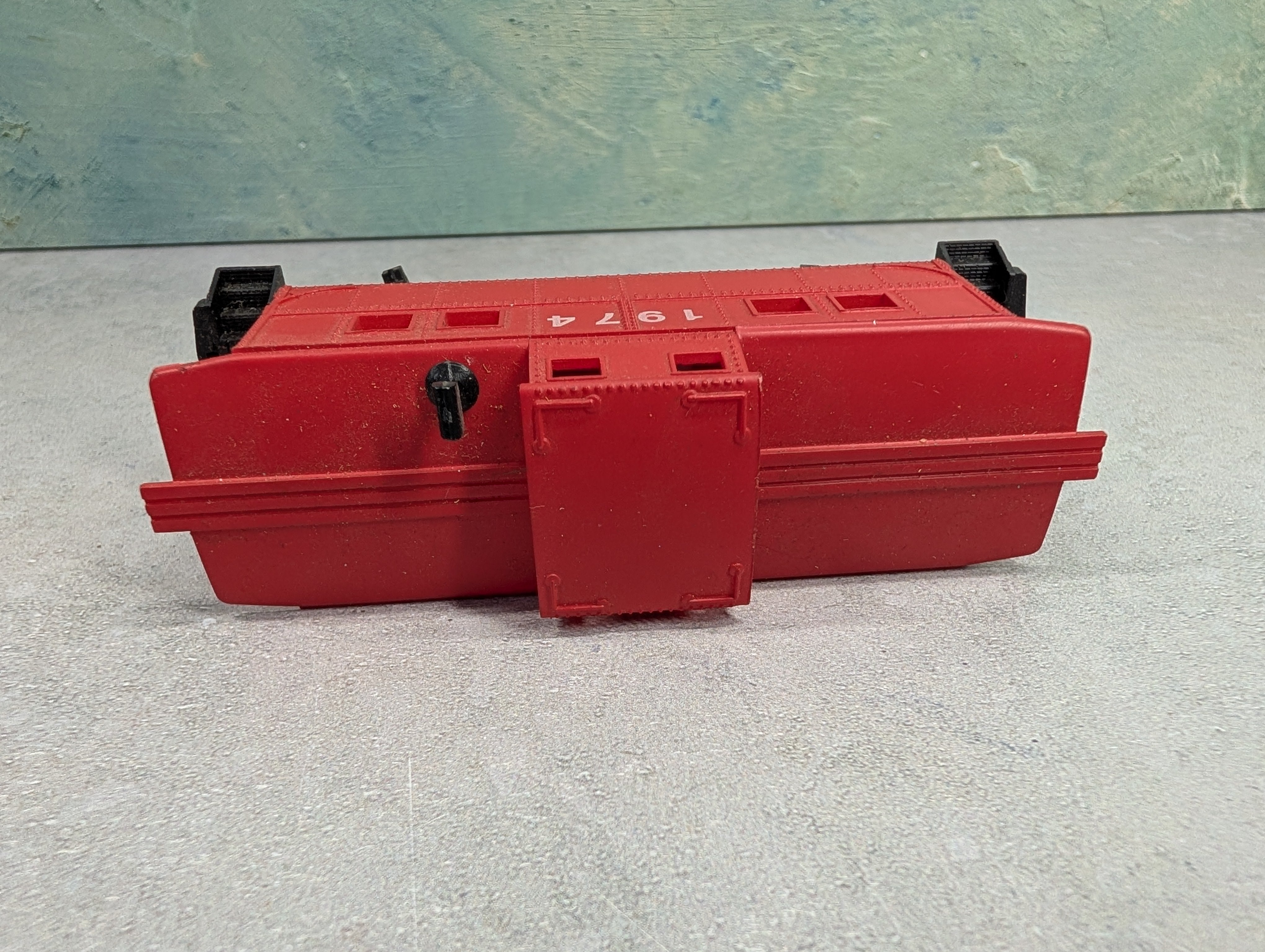 USED Life-Like HO Scale Safety Red Caboose #1974